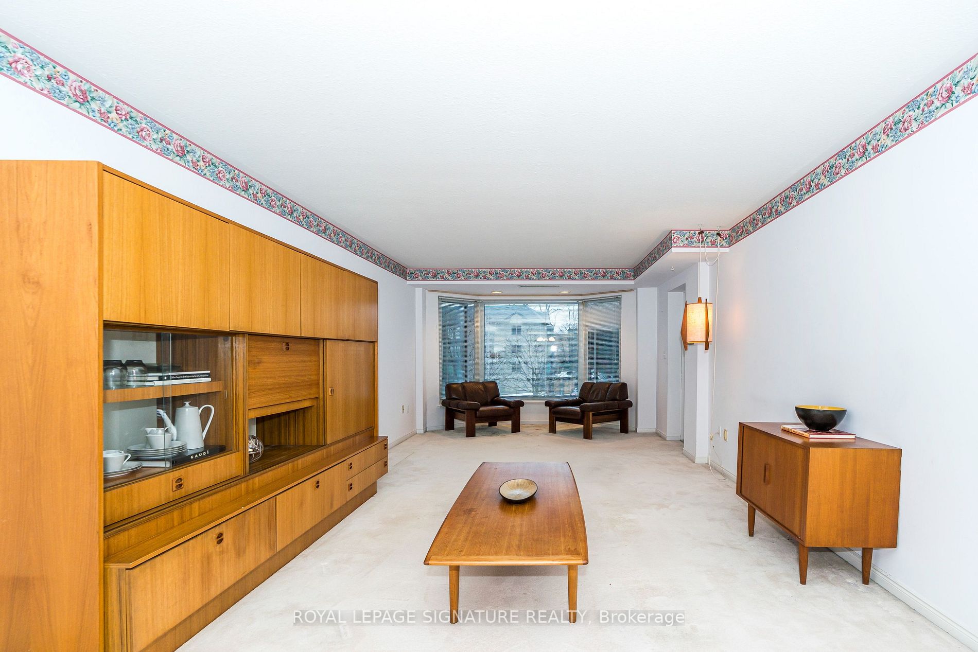 85 Wellington St W, #212