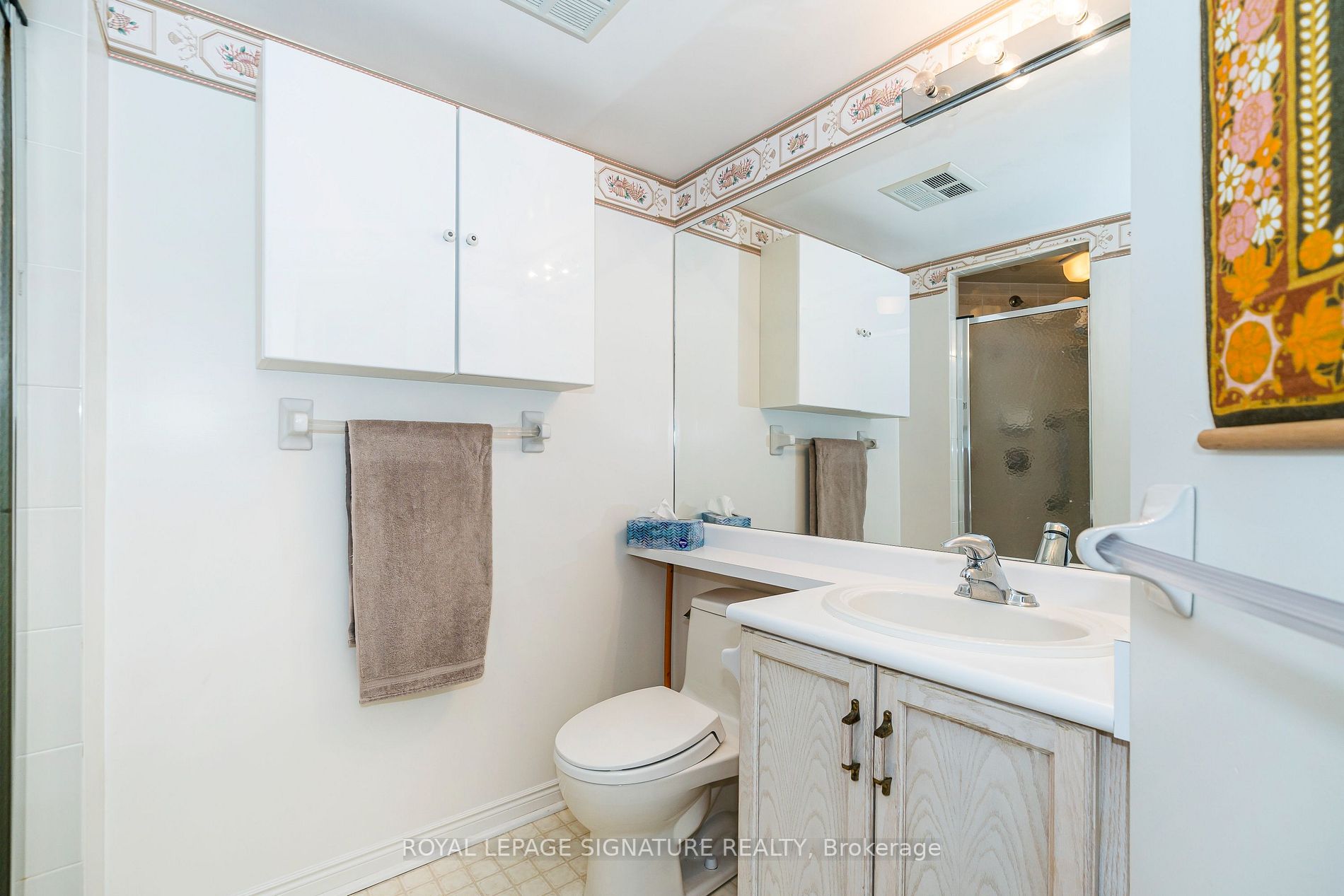 85 Wellington St W, #212