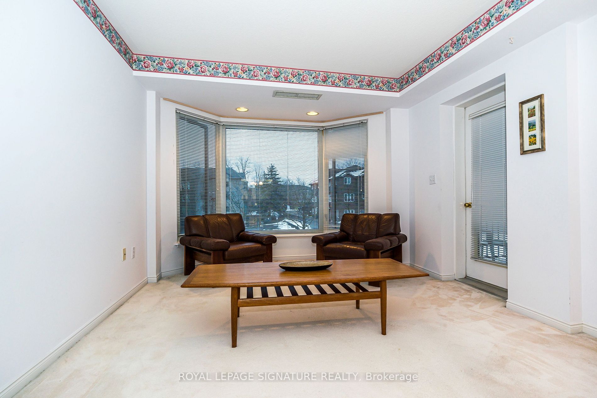 85 Wellington St W, #212