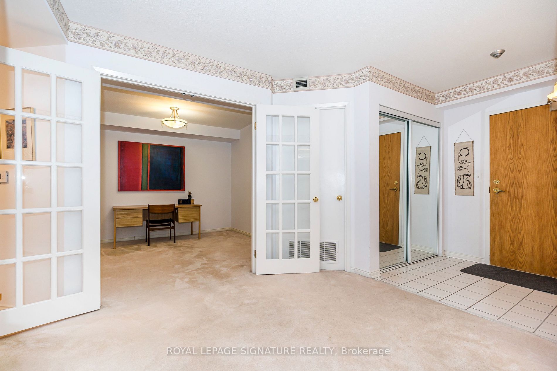 85 Wellington St W, #212
