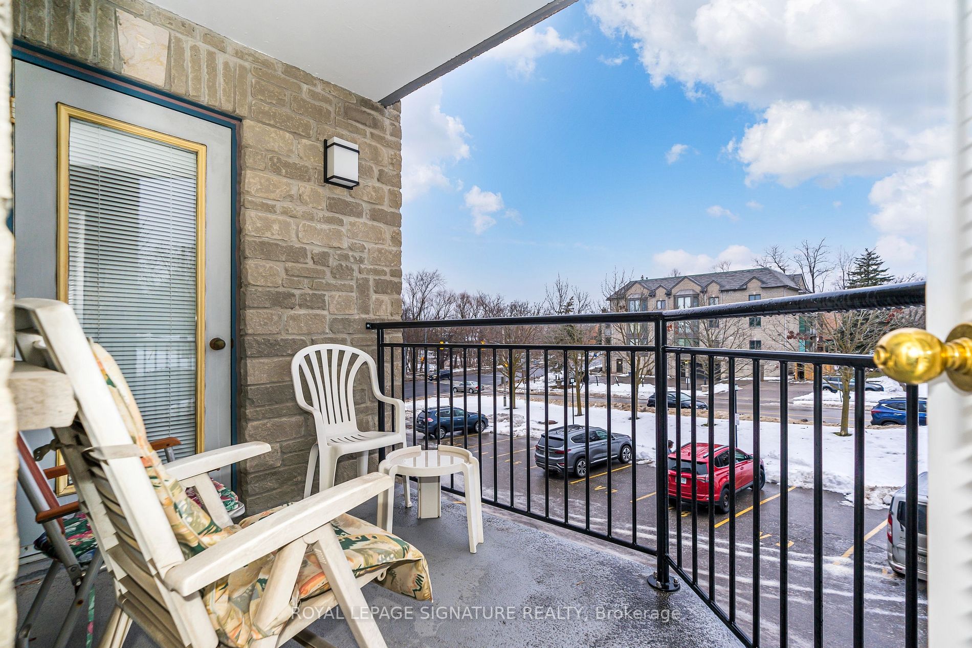 85 Wellington St W, #212