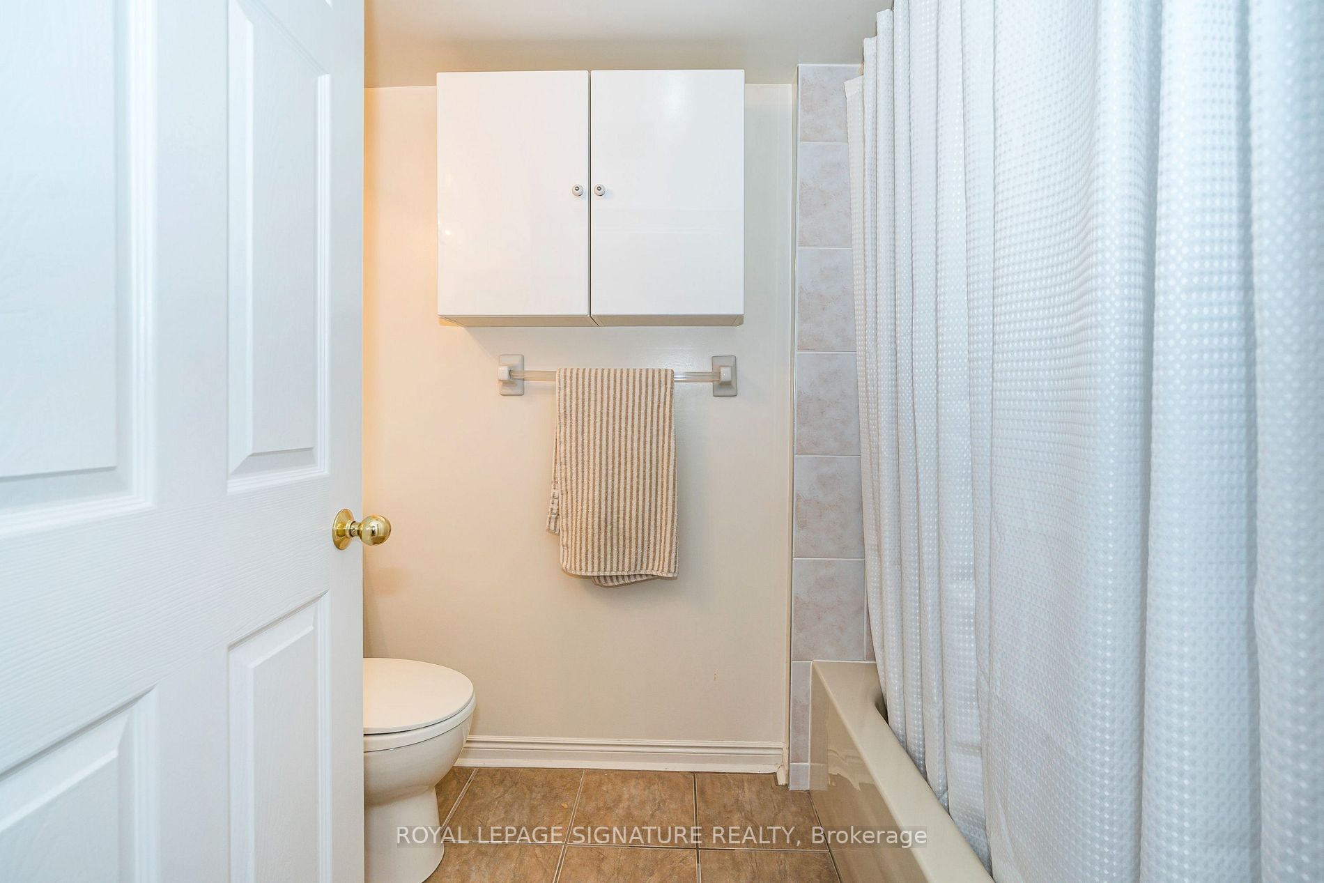 85 Wellington St W, #212
