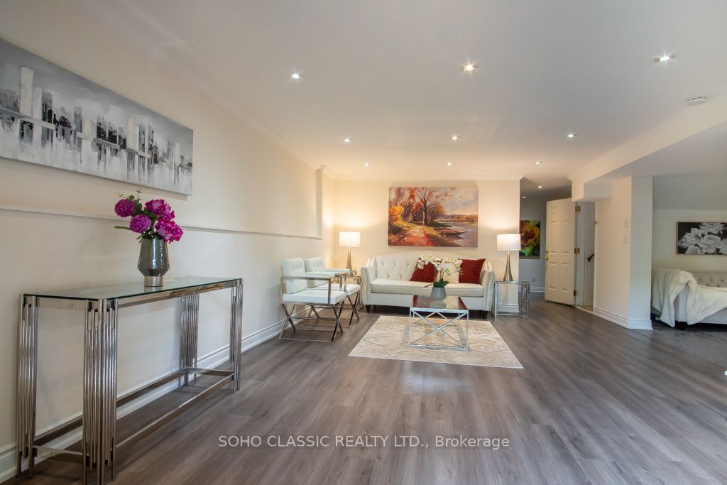 2 Lanewood Dr