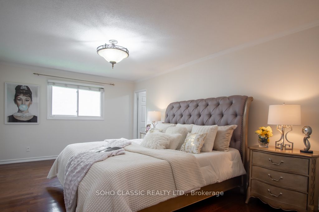 2 Lanewood Dr