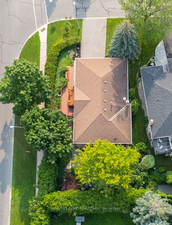 2 Lanewood Dr