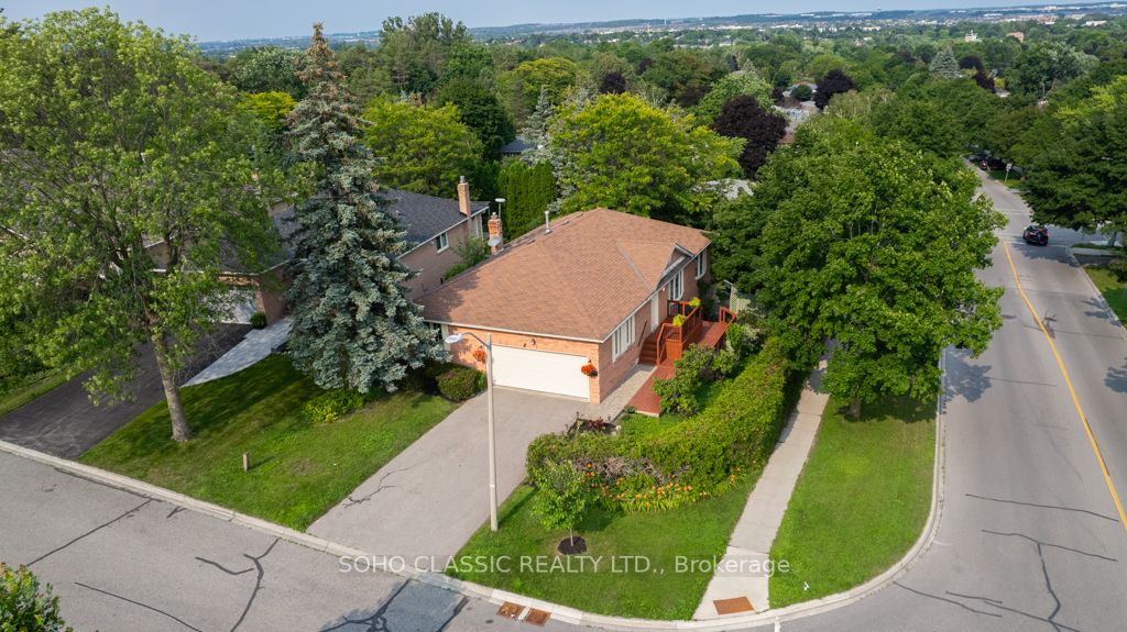 2 Lanewood Dr