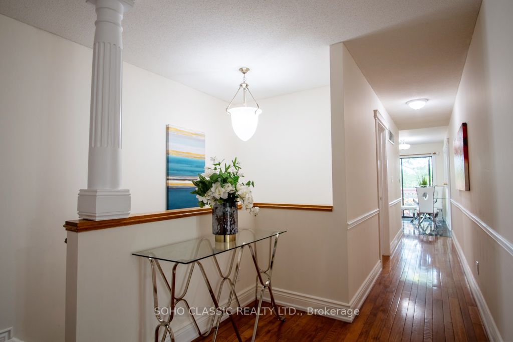 2 Lanewood Dr
