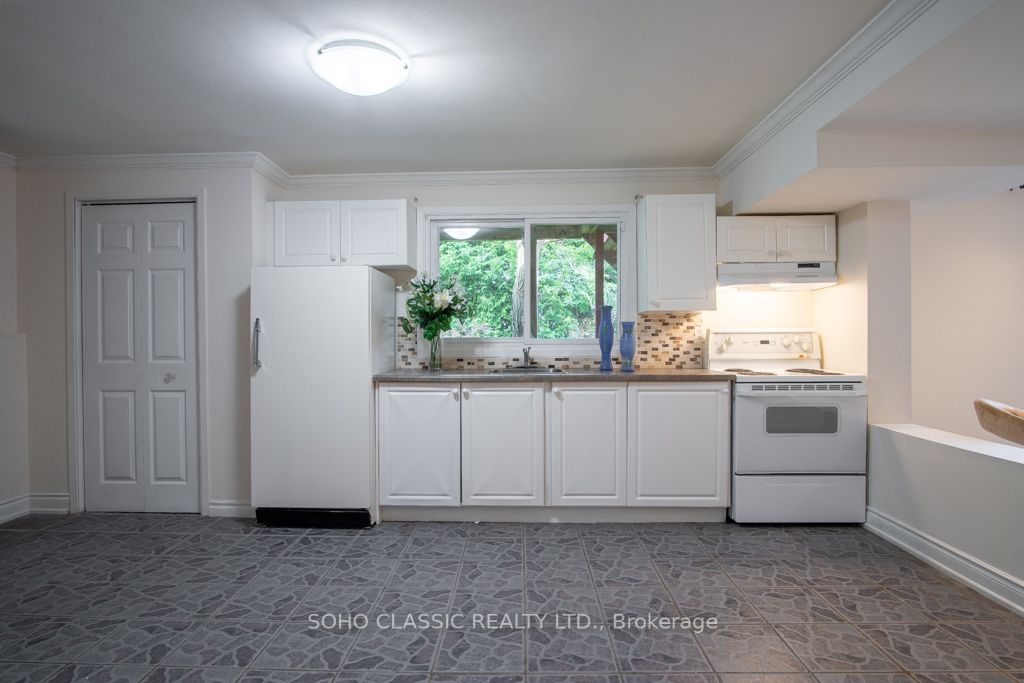 2 Lanewood Dr
