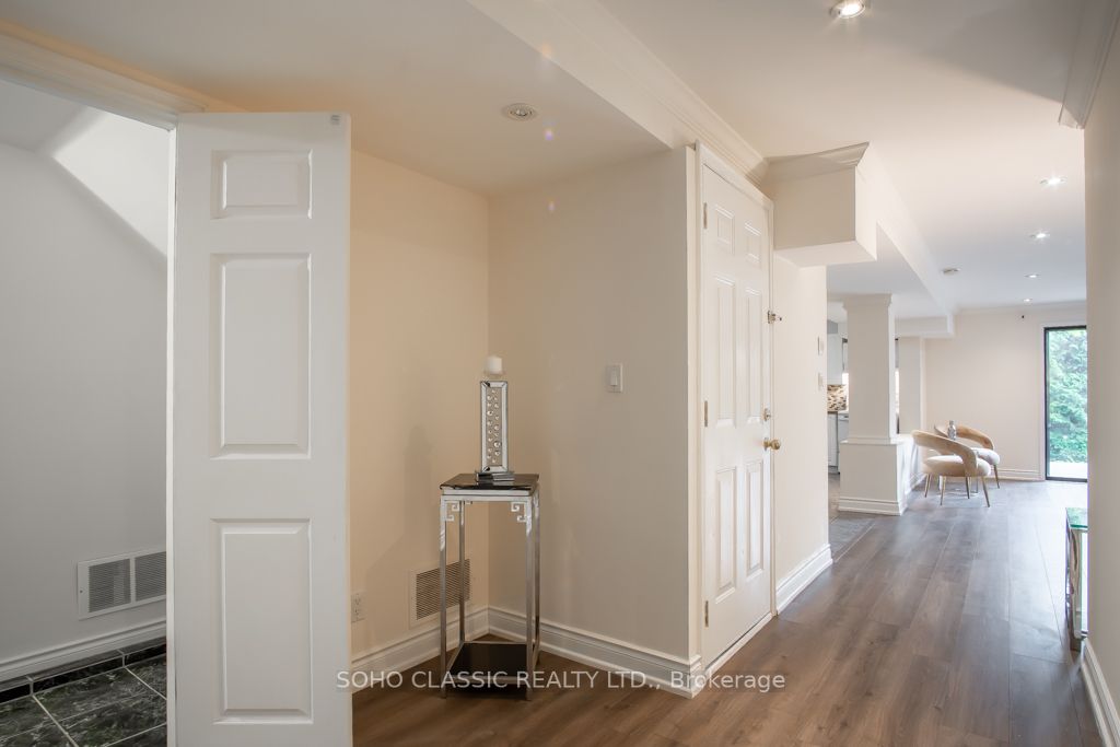 2 Lanewood Dr