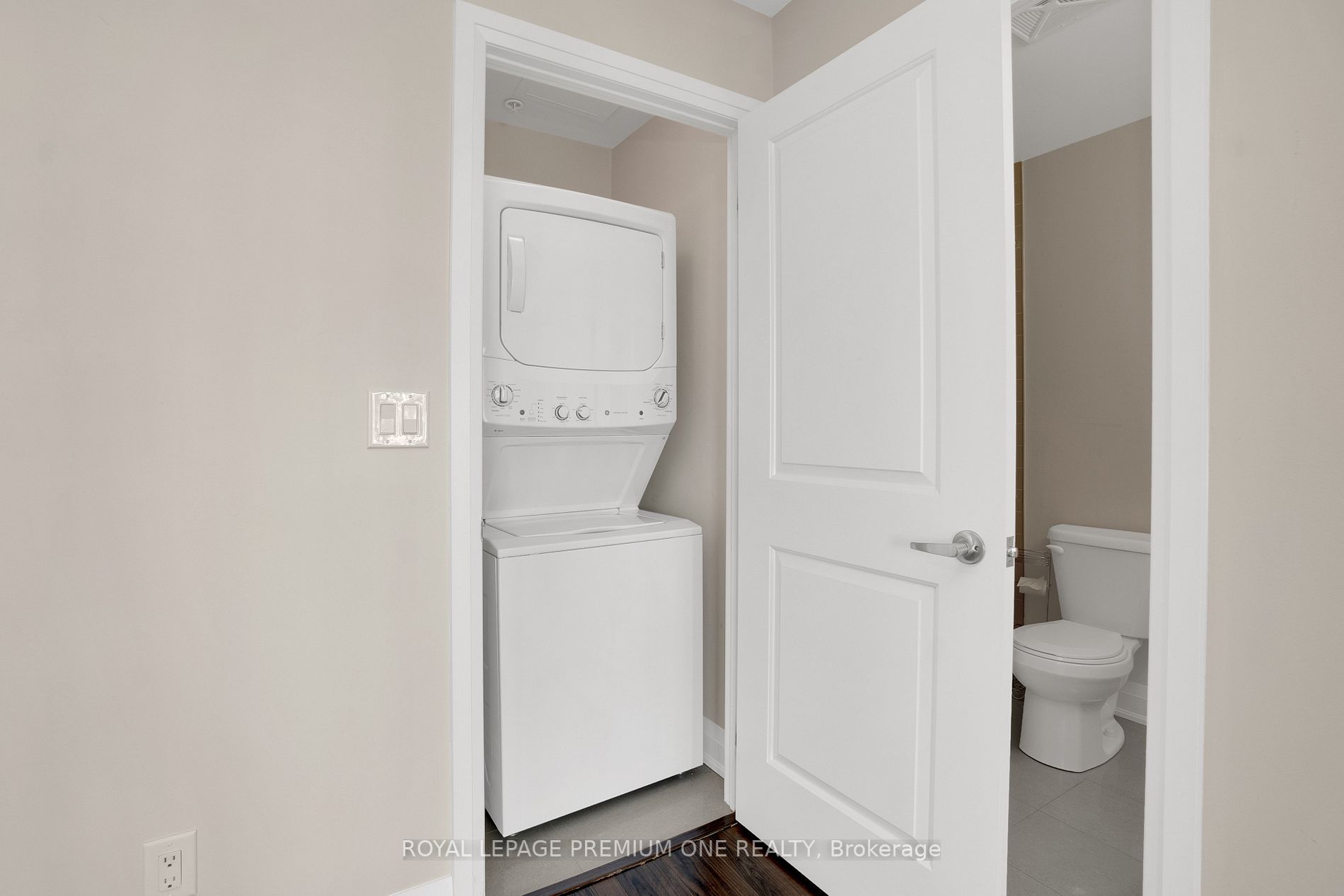 24 Woodstream Blvd, #310