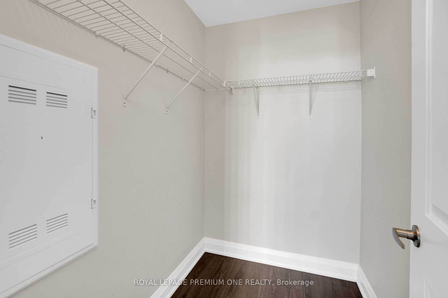 24 Woodstream Blvd, #310