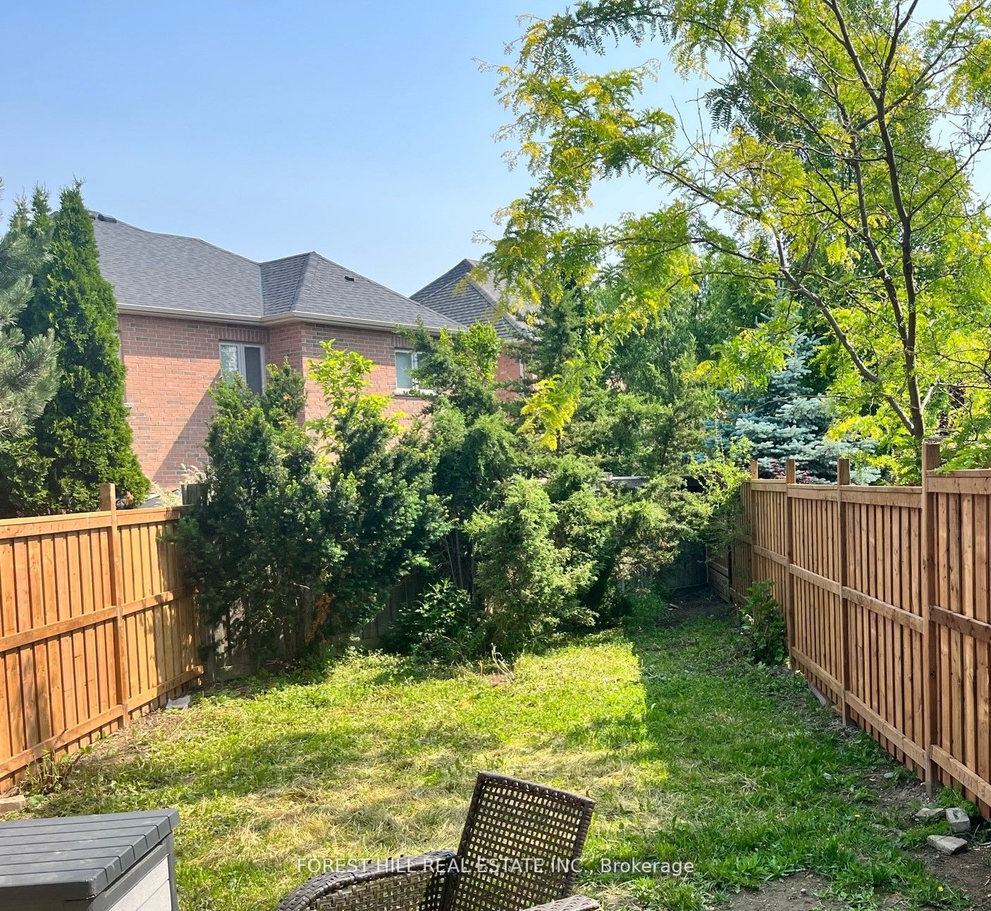 102 Lowther Ave