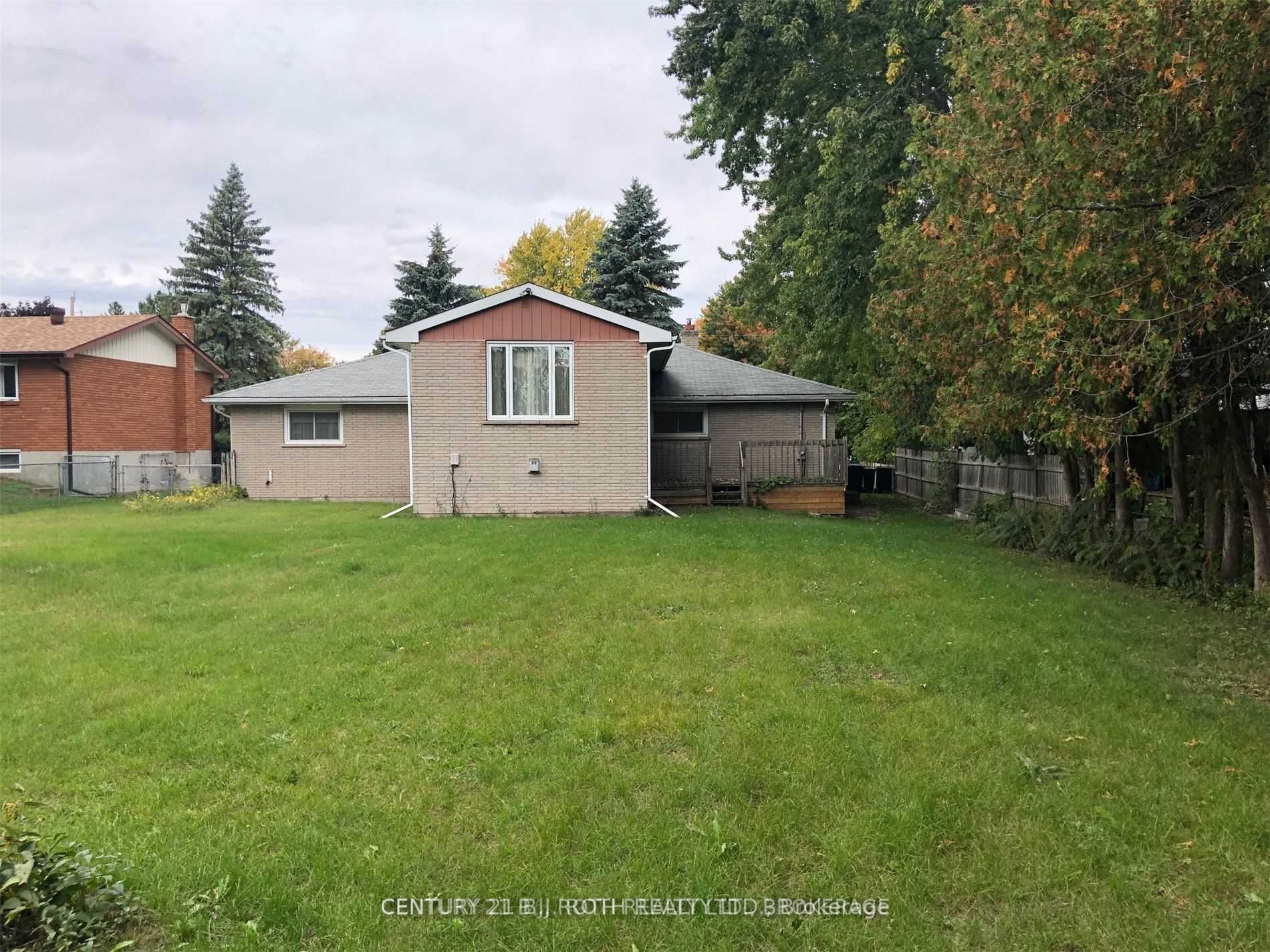 1035 Lebanon Dr