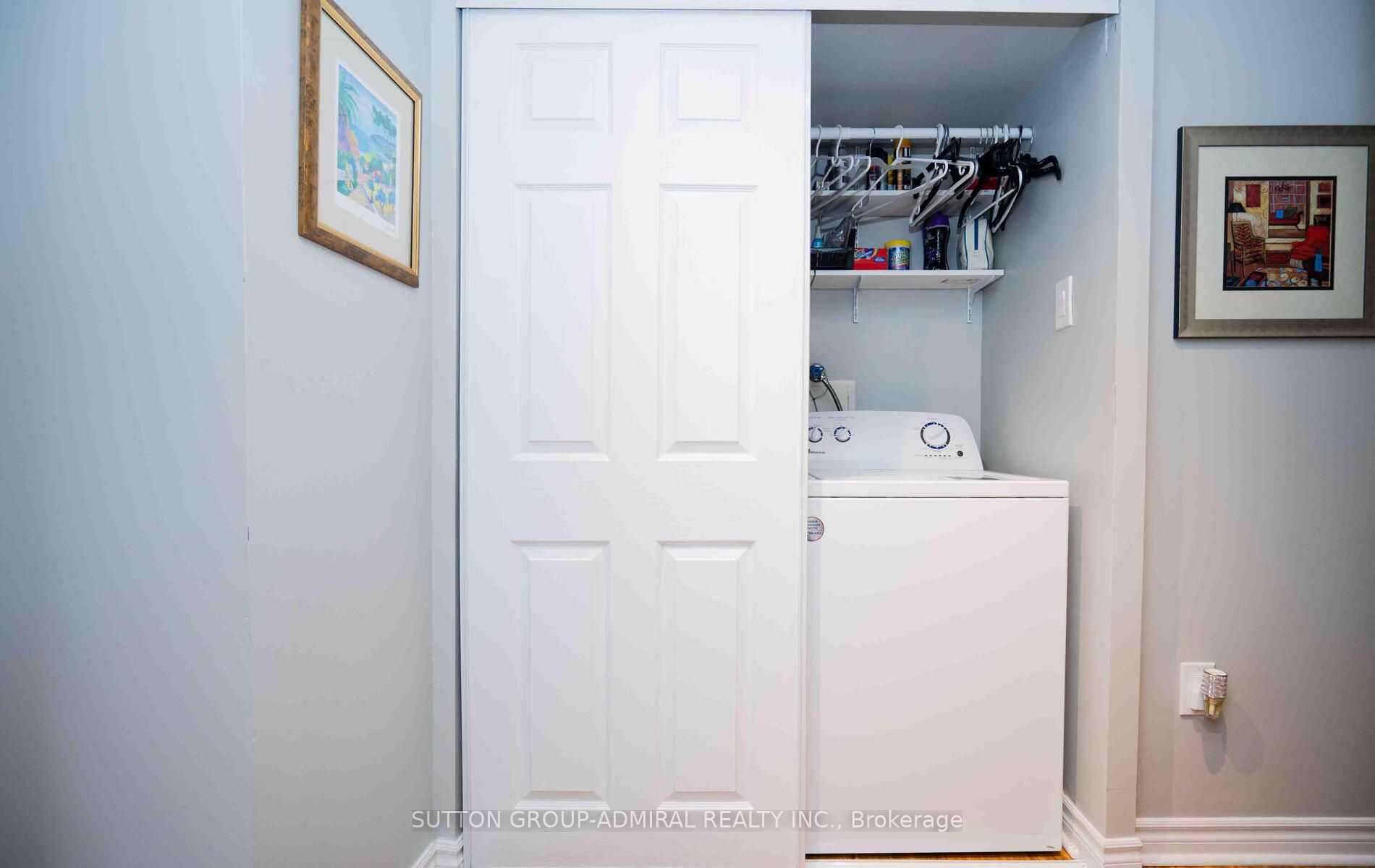 7420 Bathurst St S, #210
