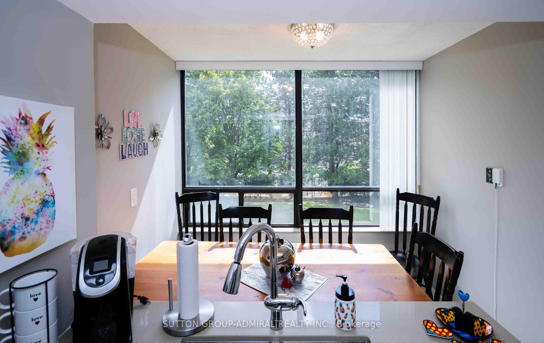 7420 Bathurst St S, #210