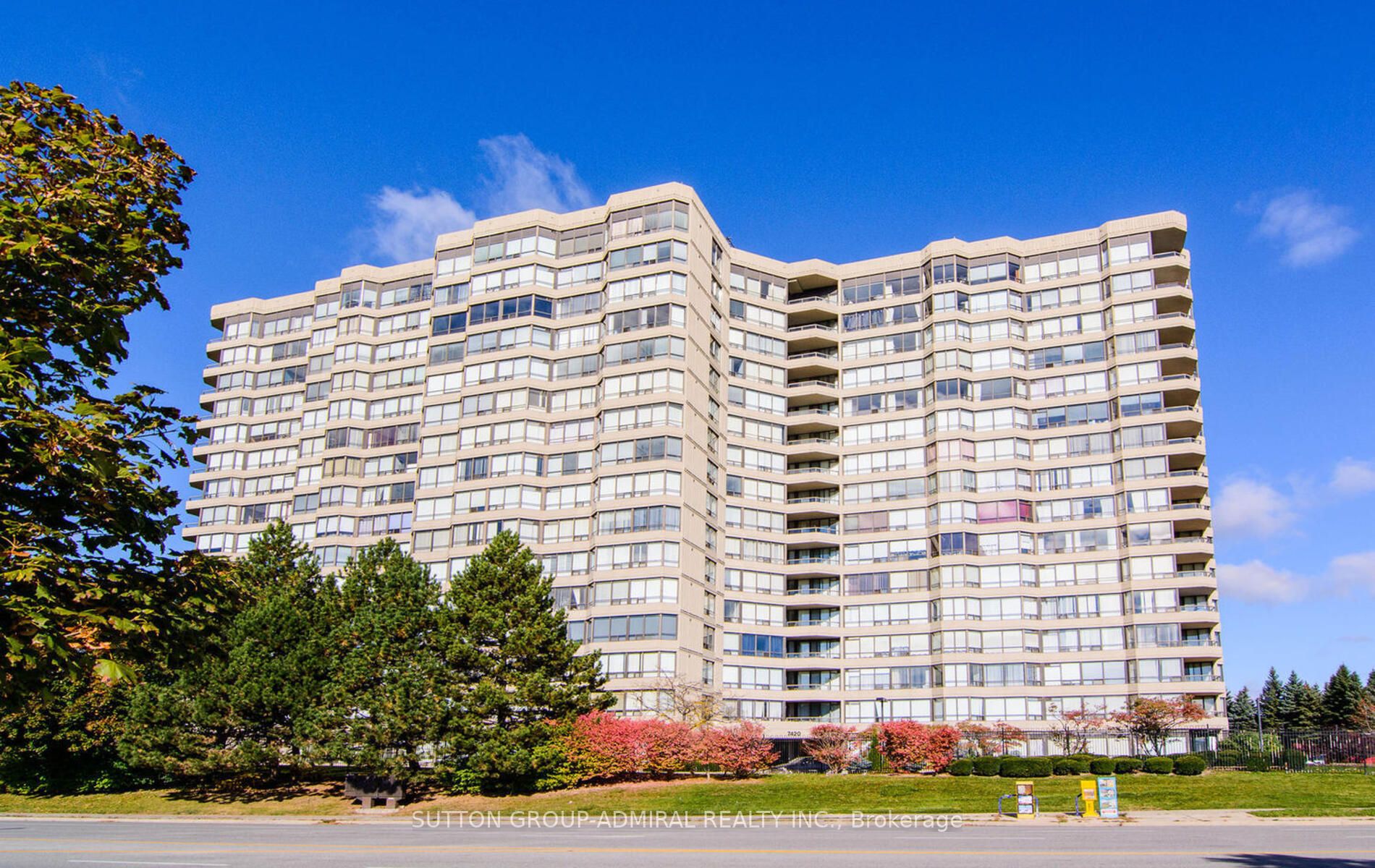 7420 Bathurst St S, #210