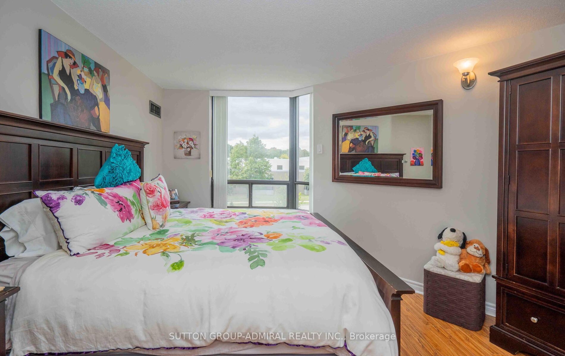 7420 Bathurst St S, #210
