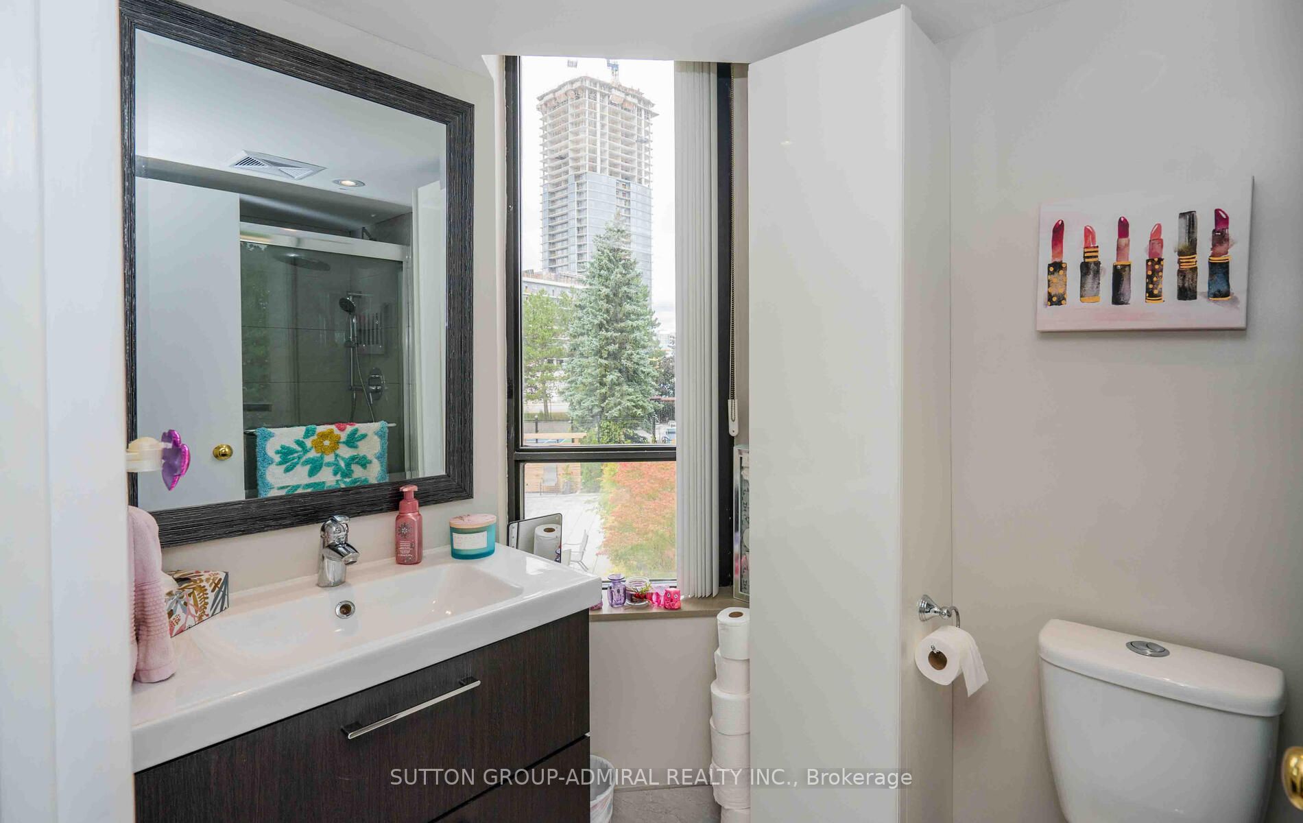 7420 Bathurst St S, #210