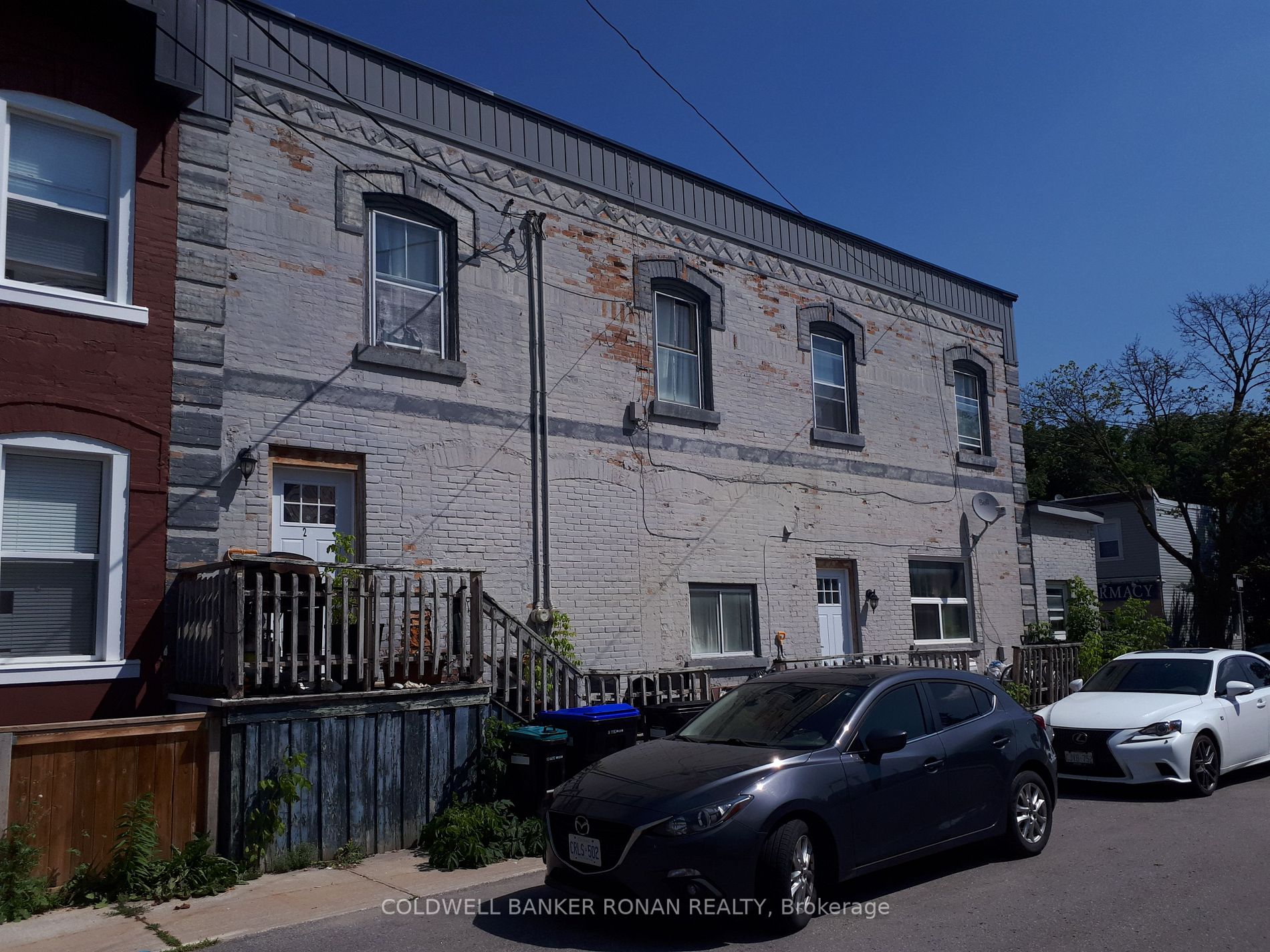 2 George St