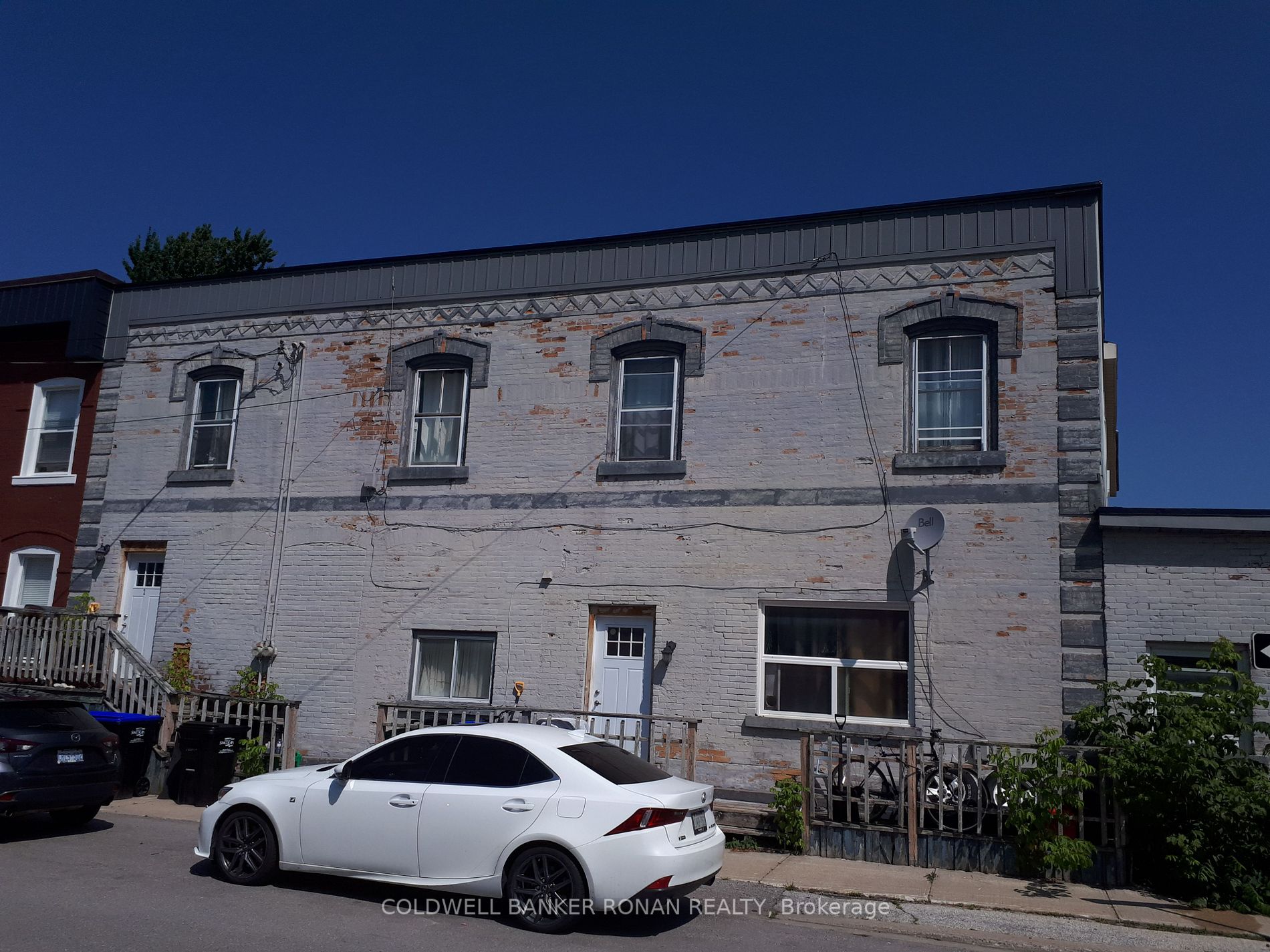2 George St
