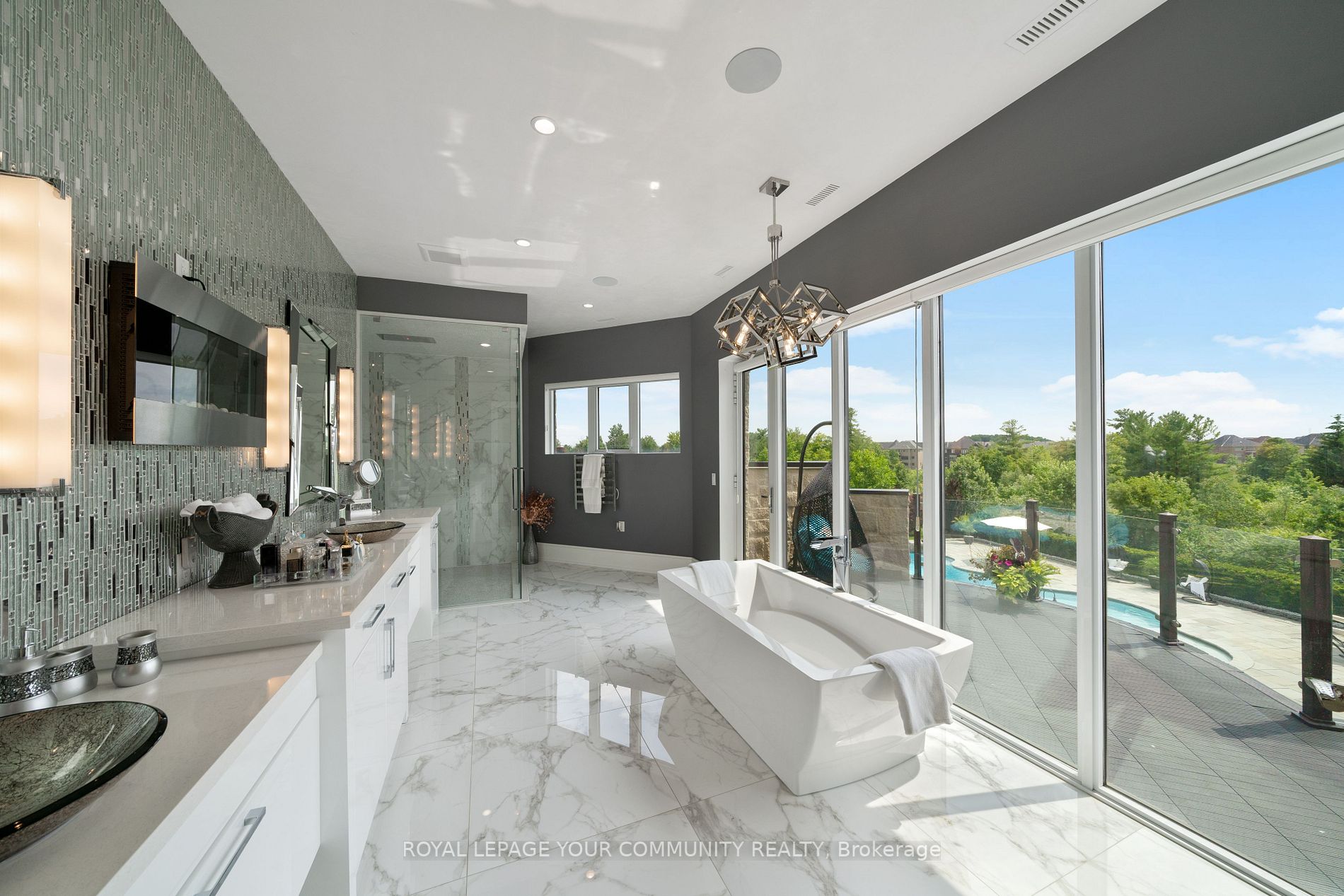 21 Northern Pines Blvd