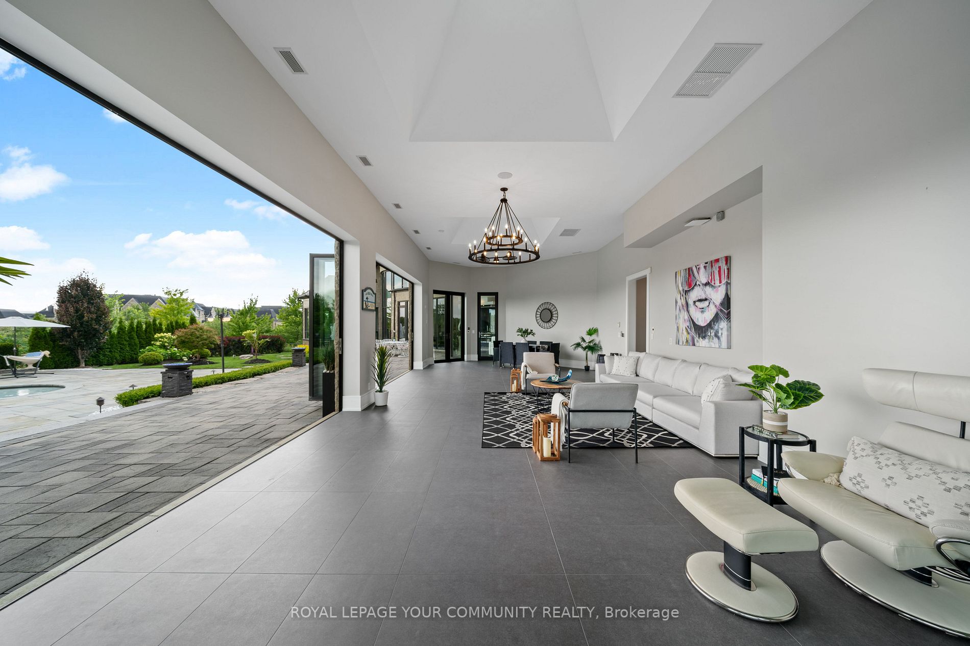 21 Northern Pines Blvd
