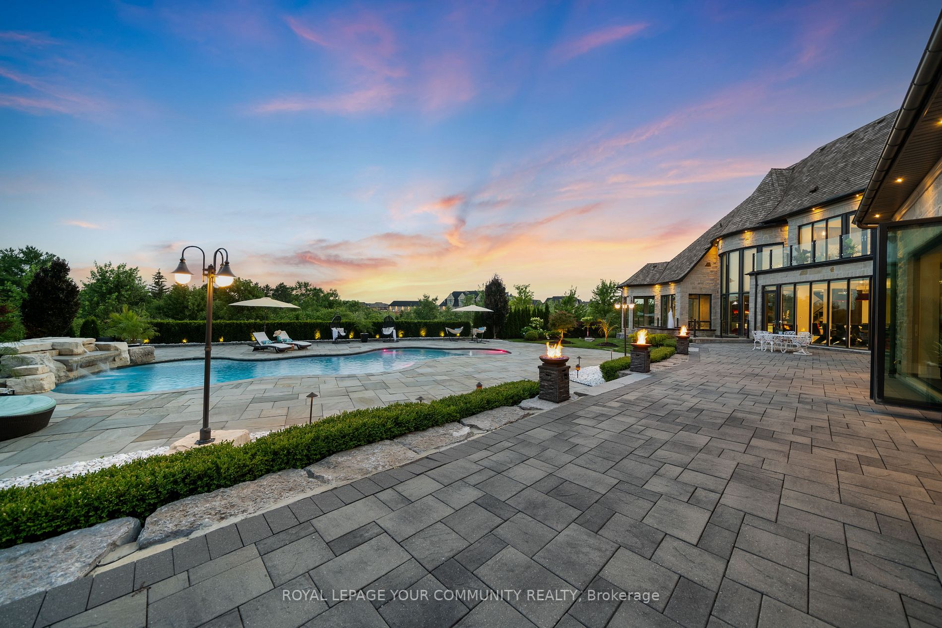 21 Northern Pines Blvd