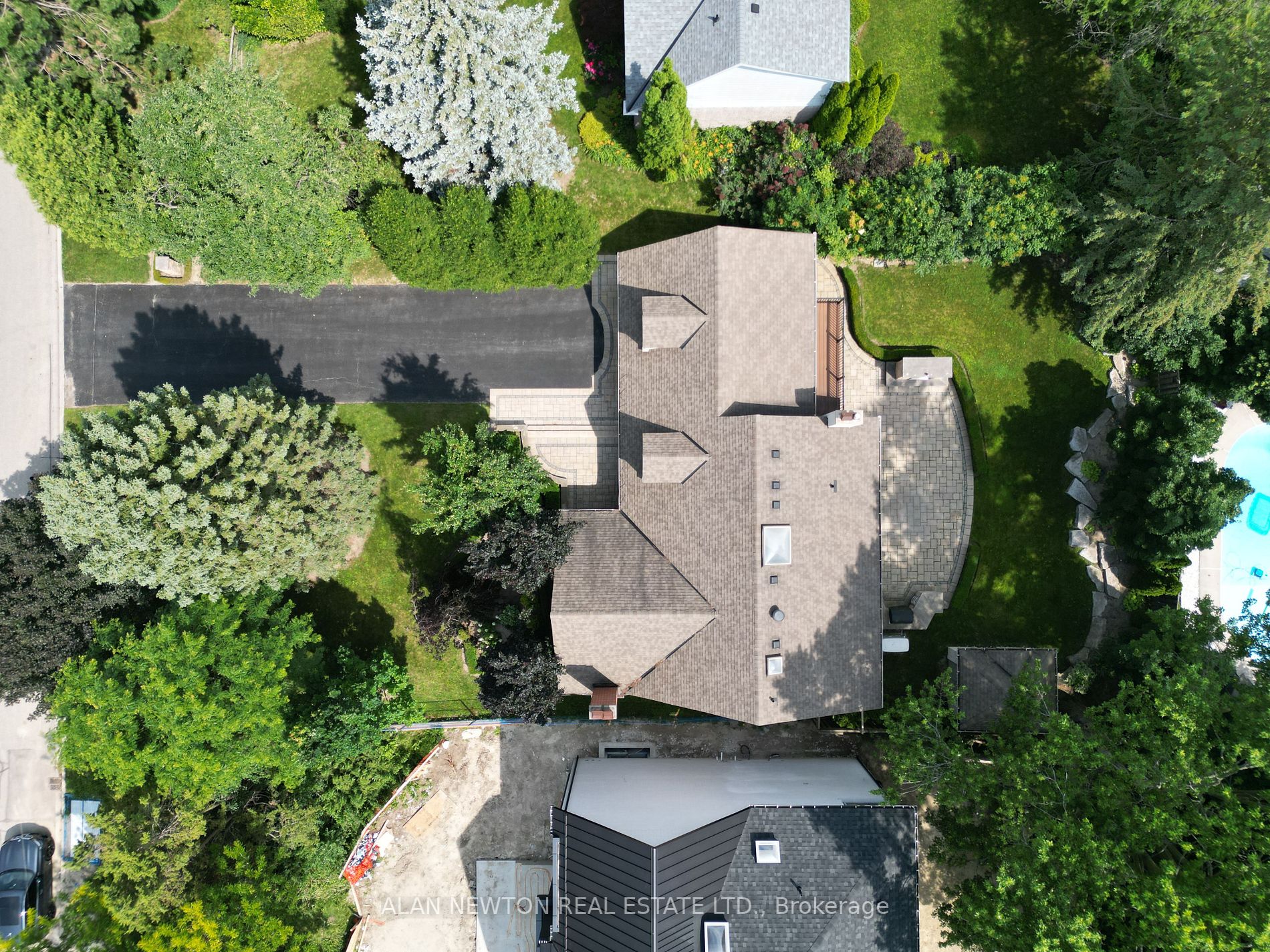 61 Riverside Blvd