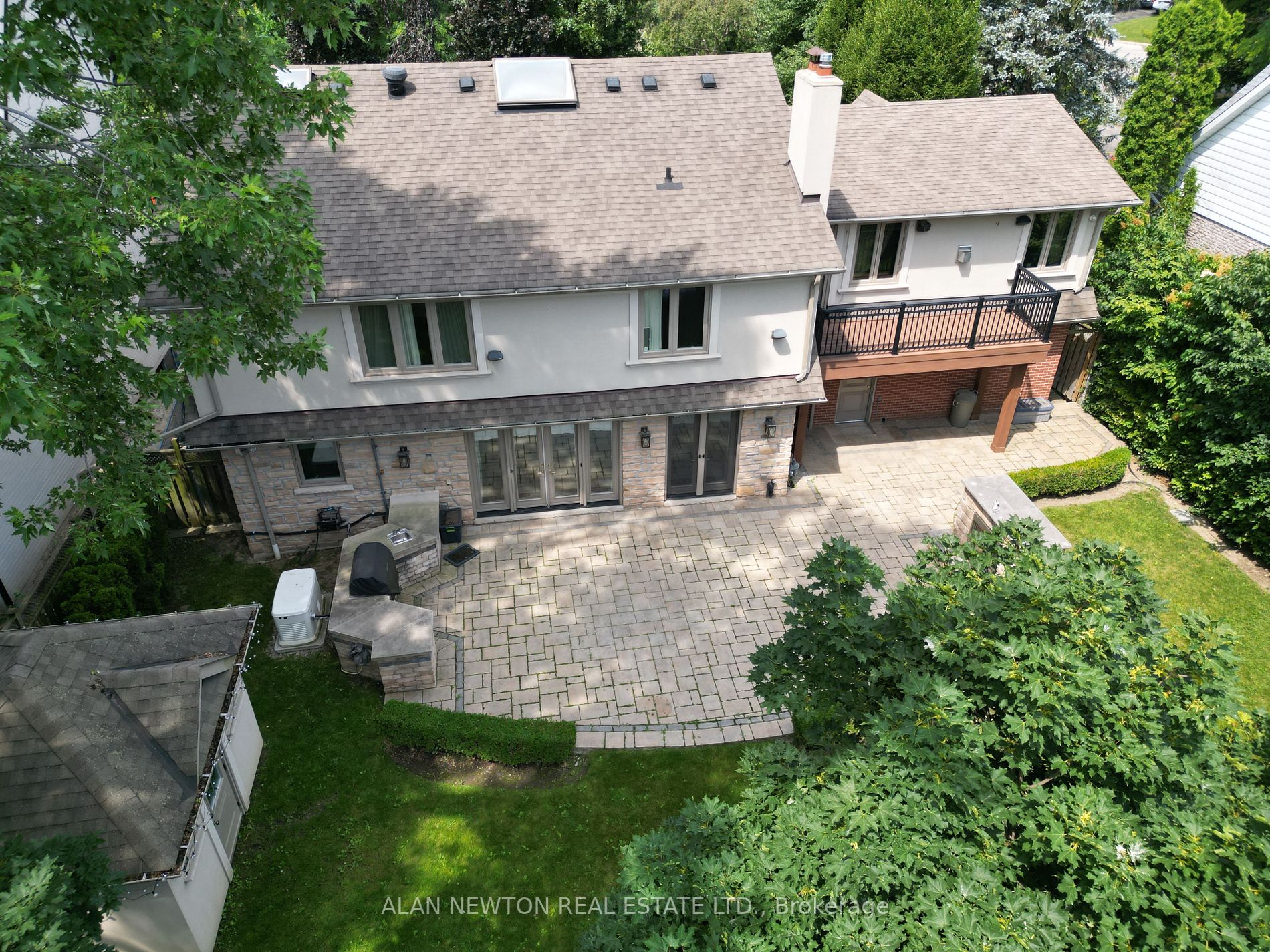 61 Riverside Blvd