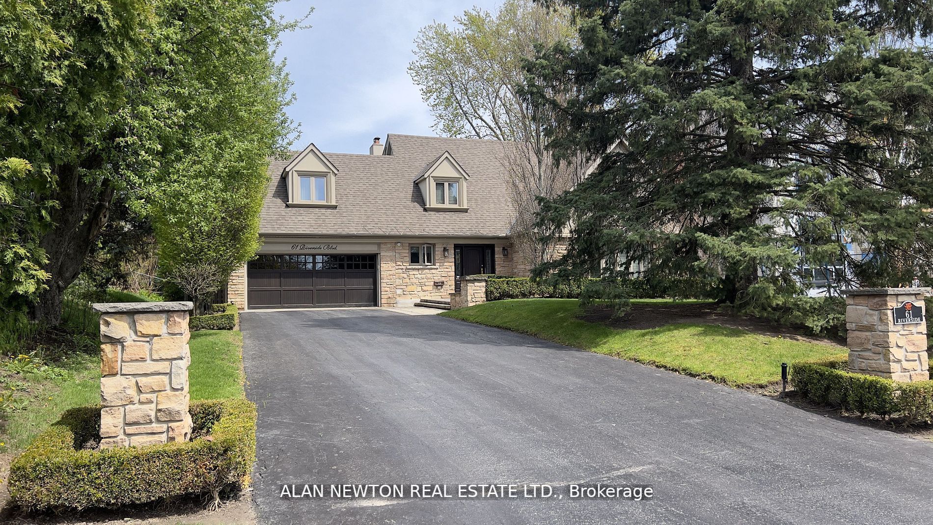 61 Riverside Blvd
