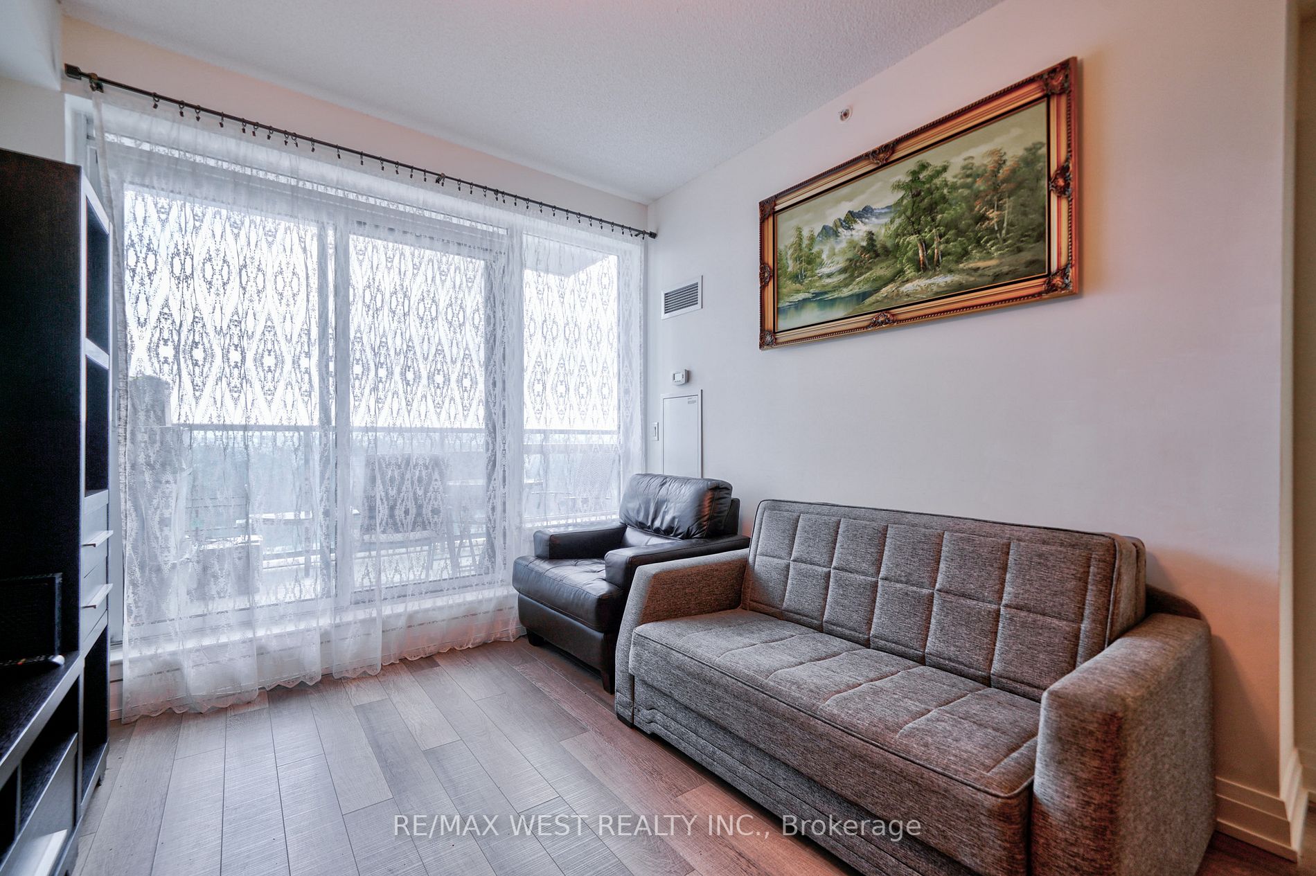 7167 Yonge St, #407