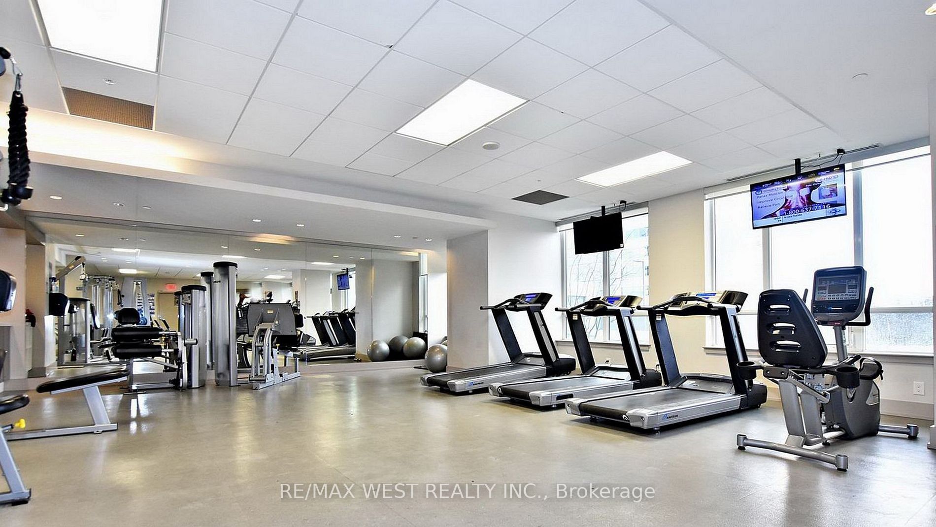 7167 Yonge St, #407