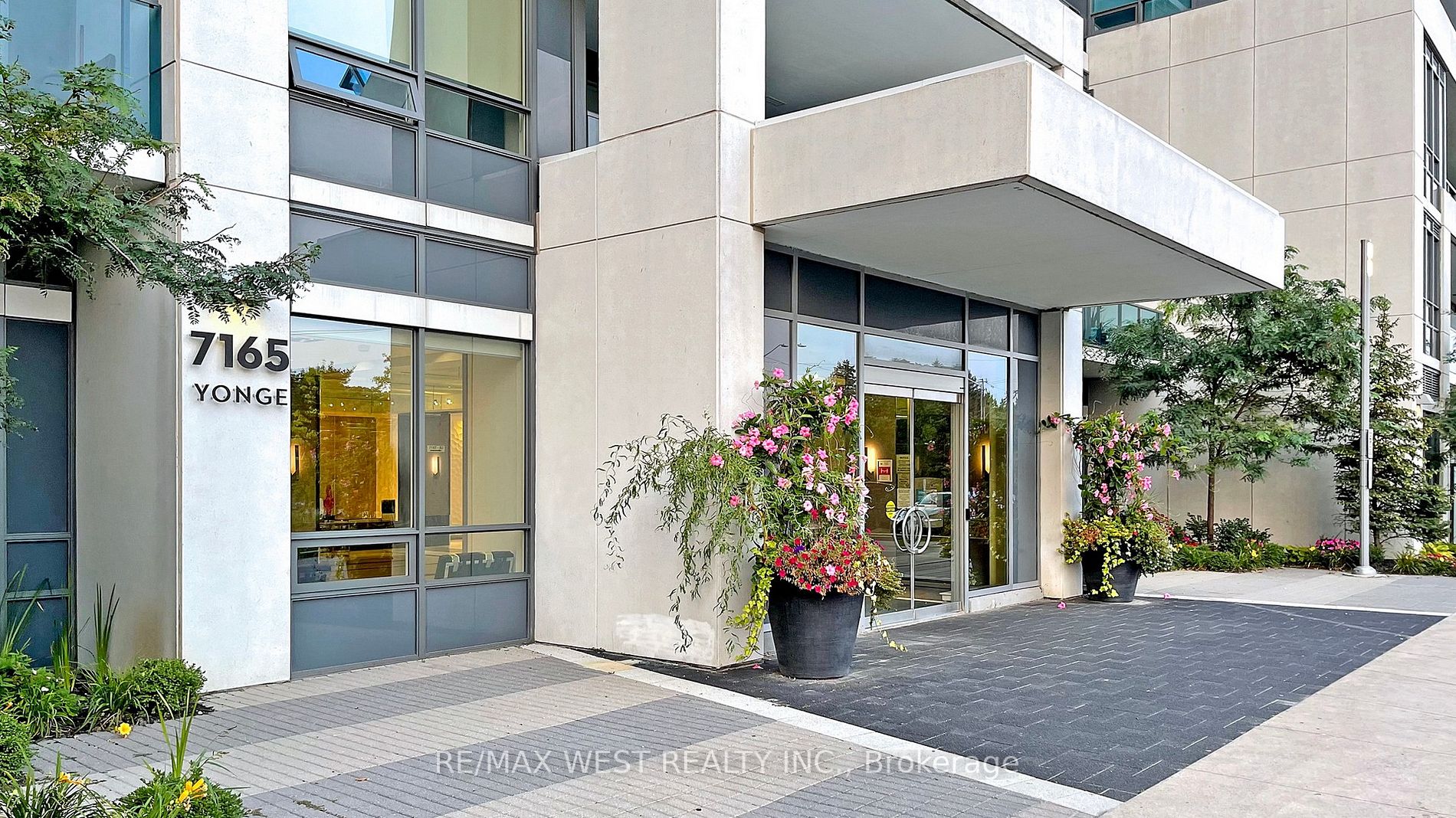 7167 Yonge St, #407