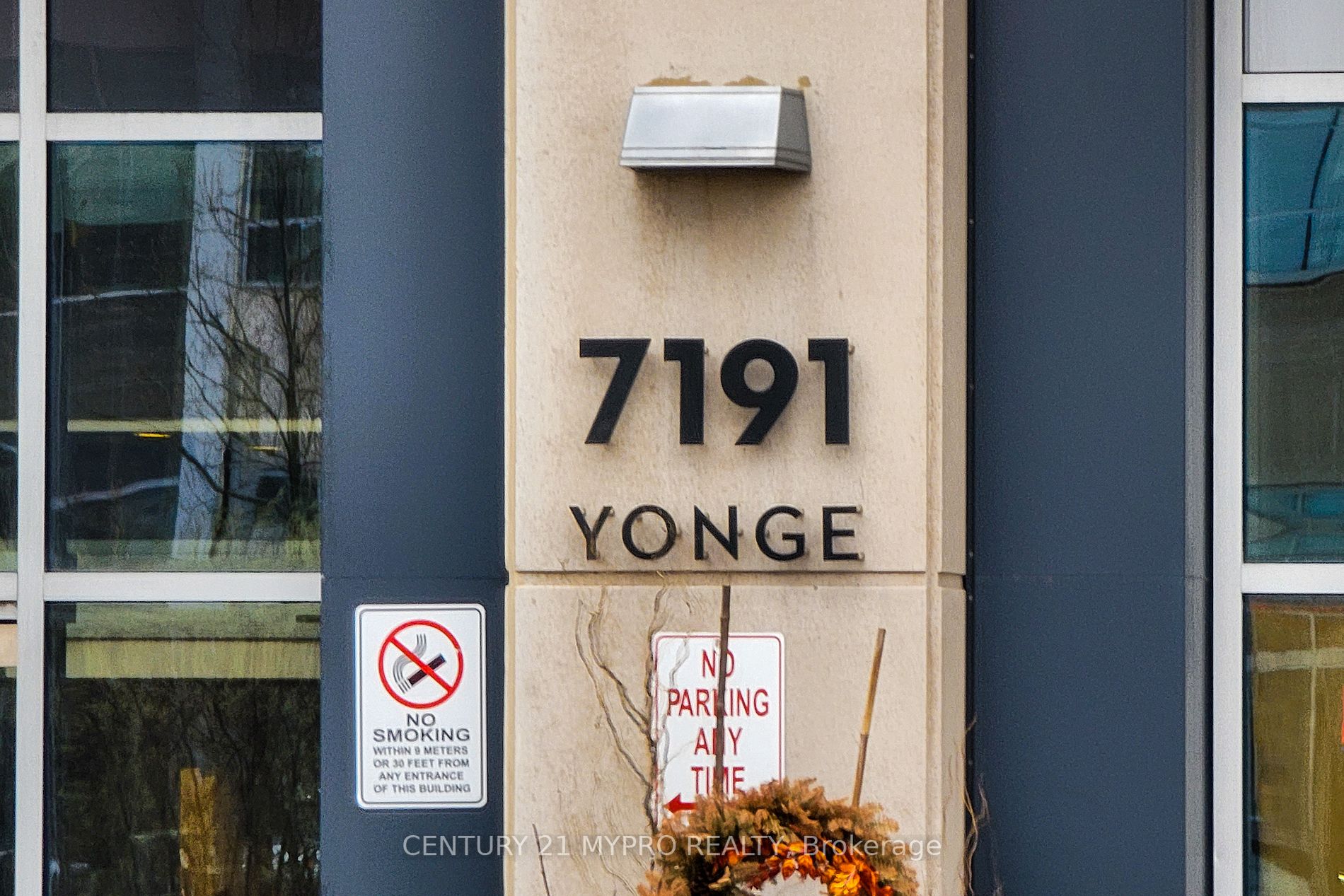 7191 Yonge St, #605
