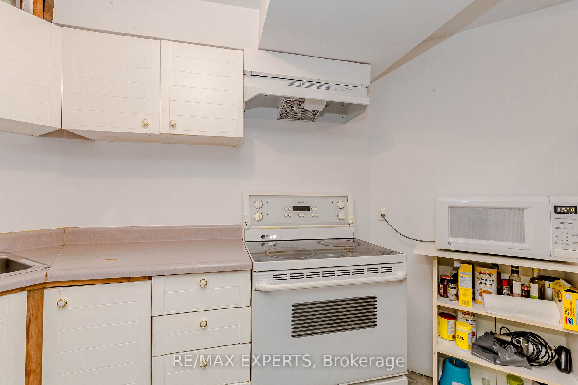 166 Killian Rd