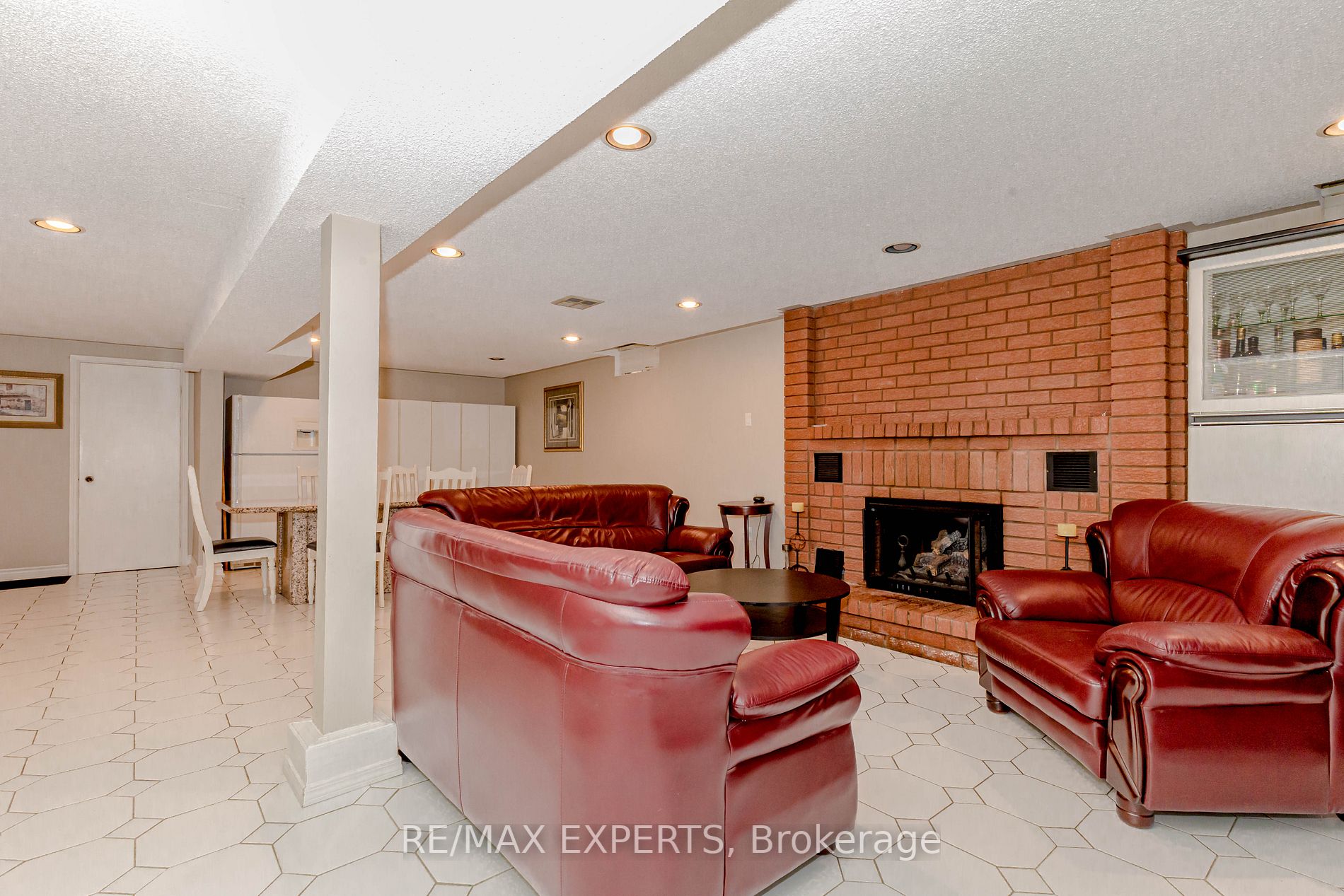 166 Killian Rd