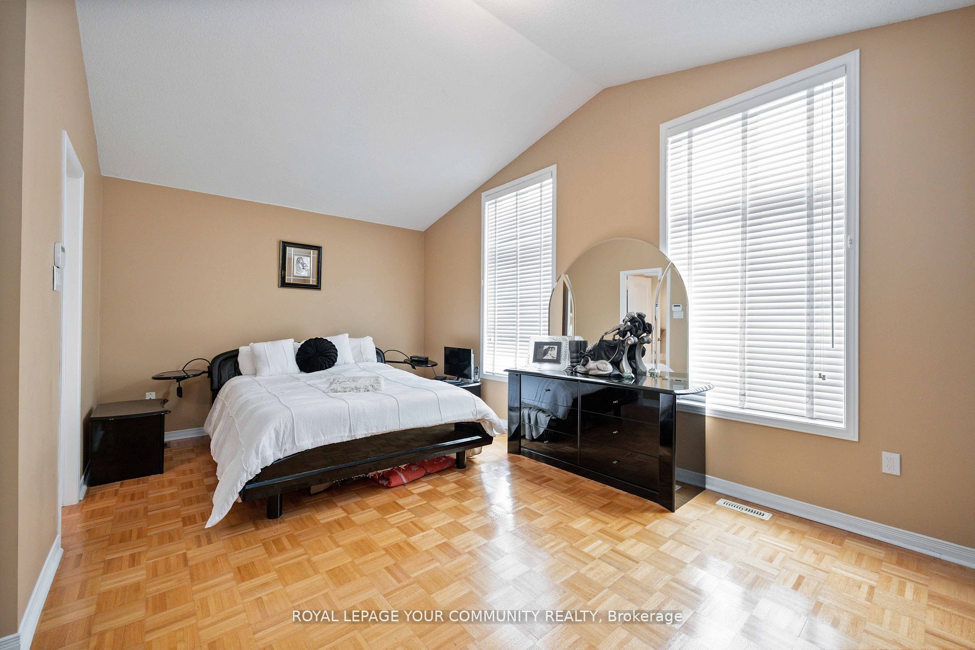 90 Seafield Rd