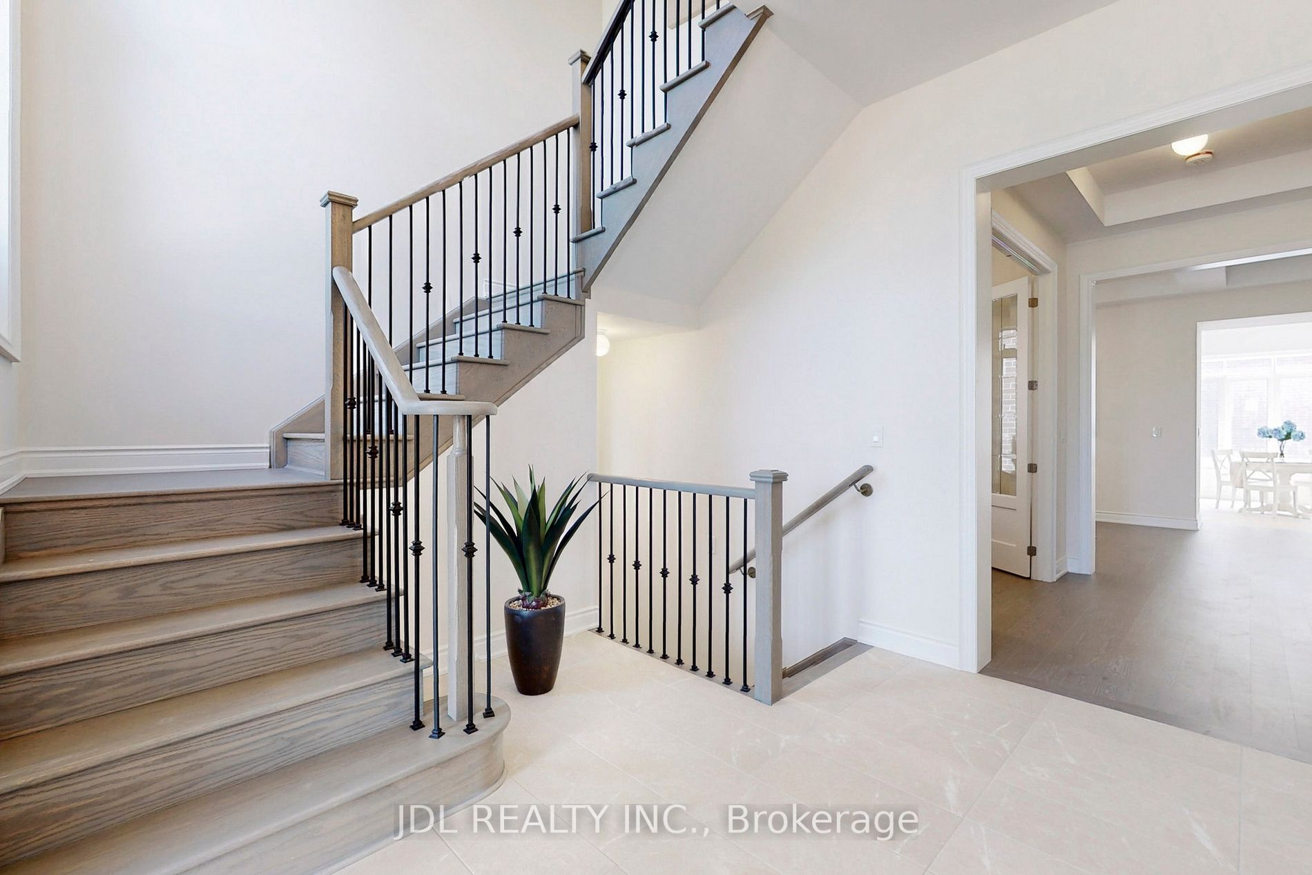 3 Ballanview Crt