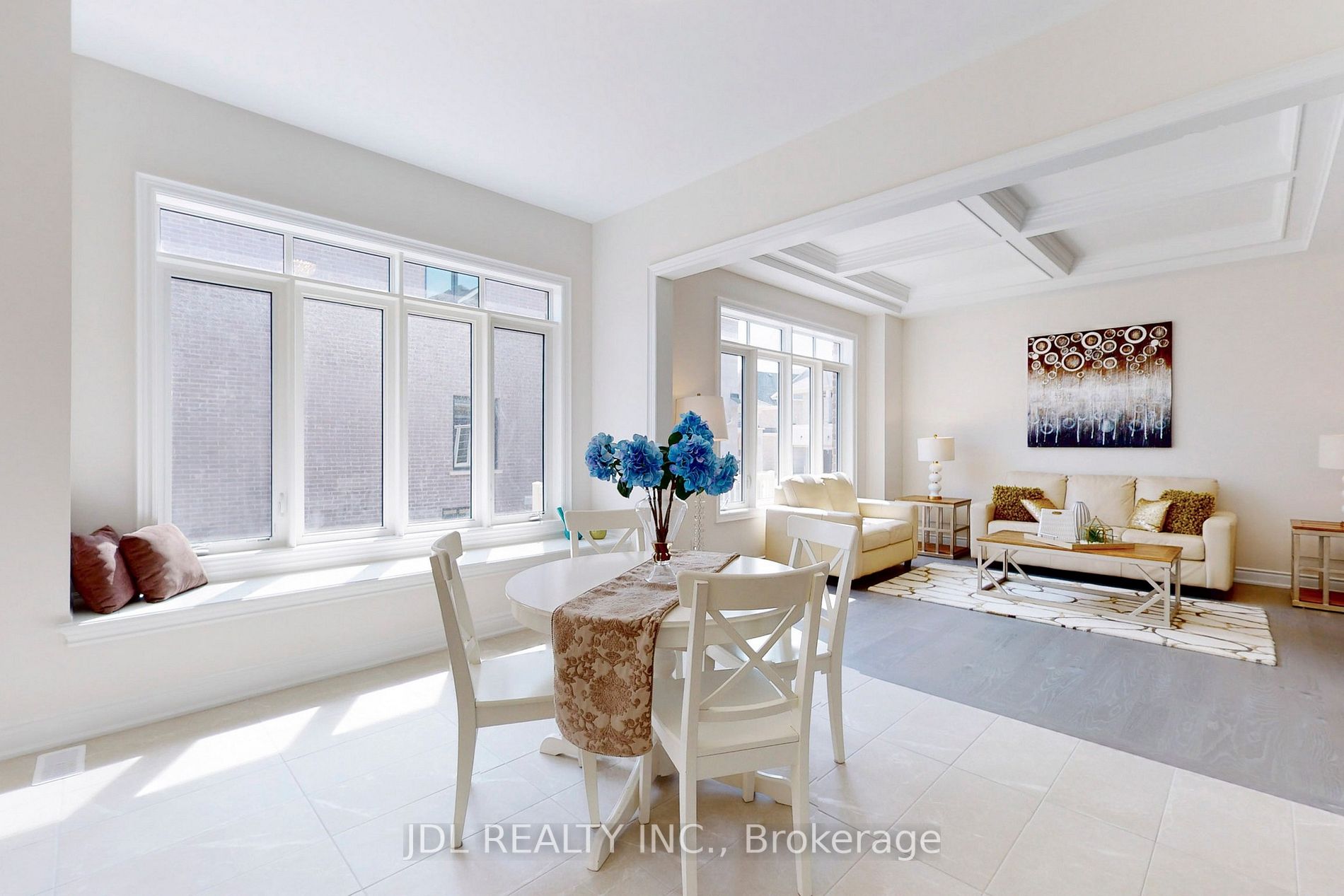 3 Ballanview Crt