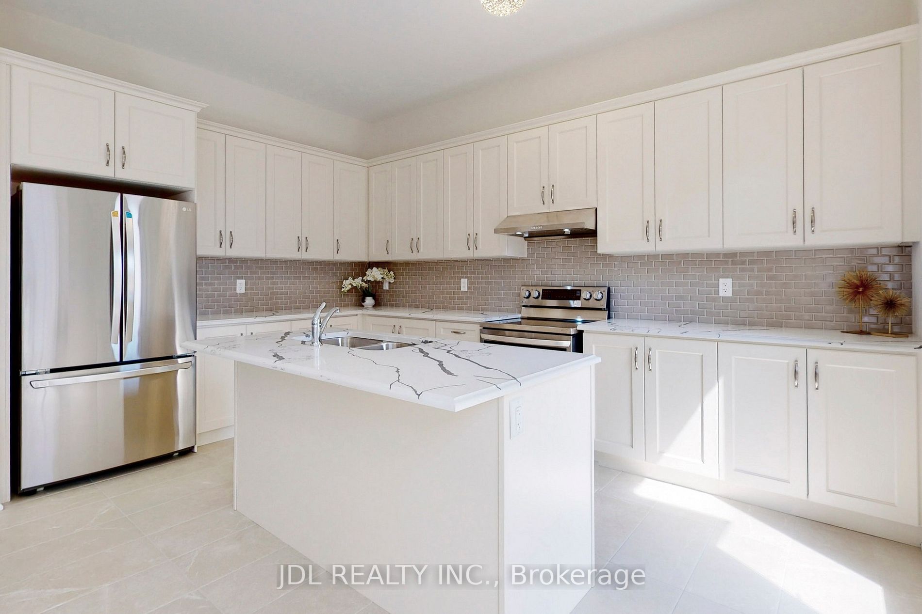 3 Ballanview Crt