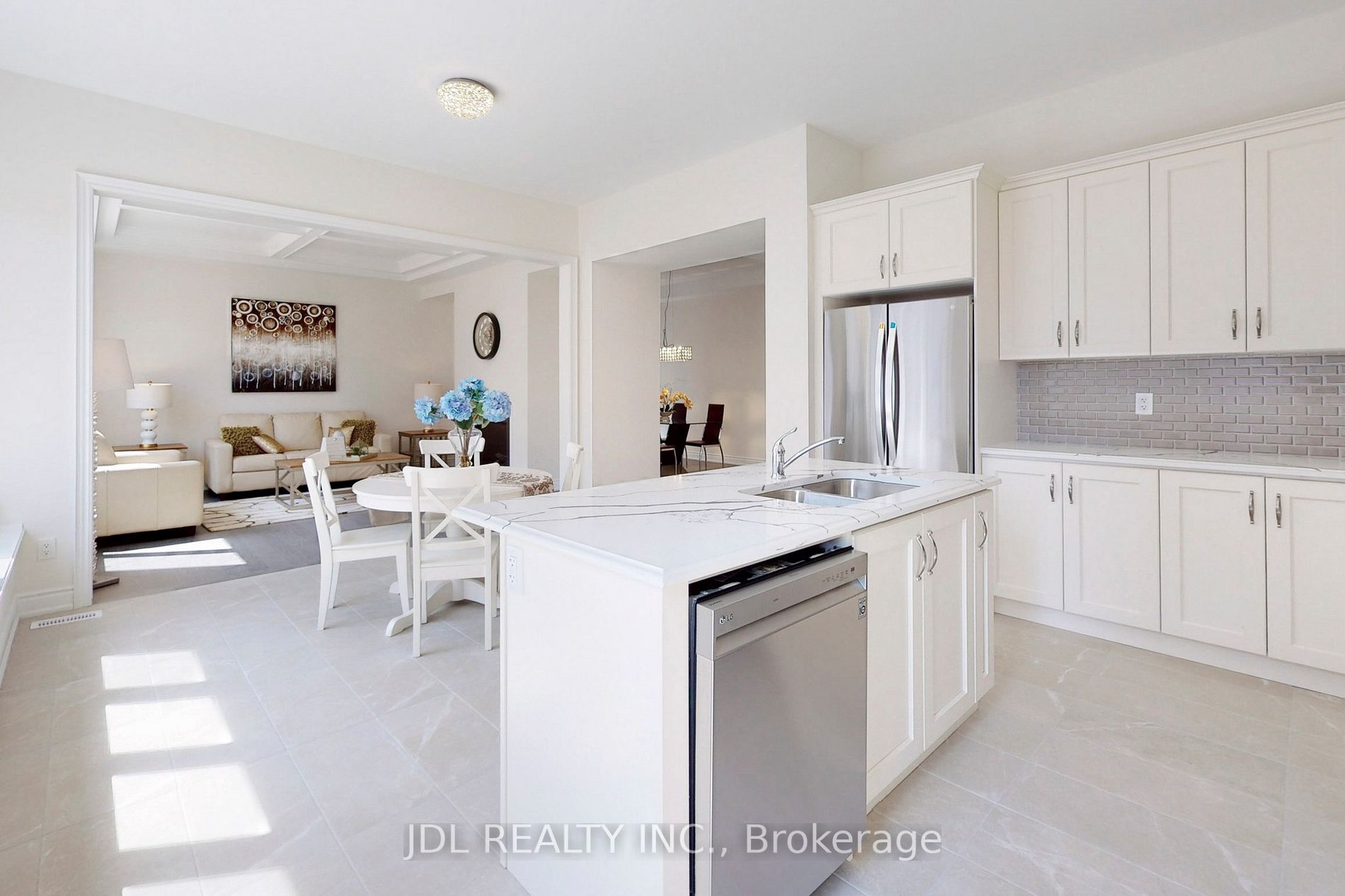 3 Ballanview Crt