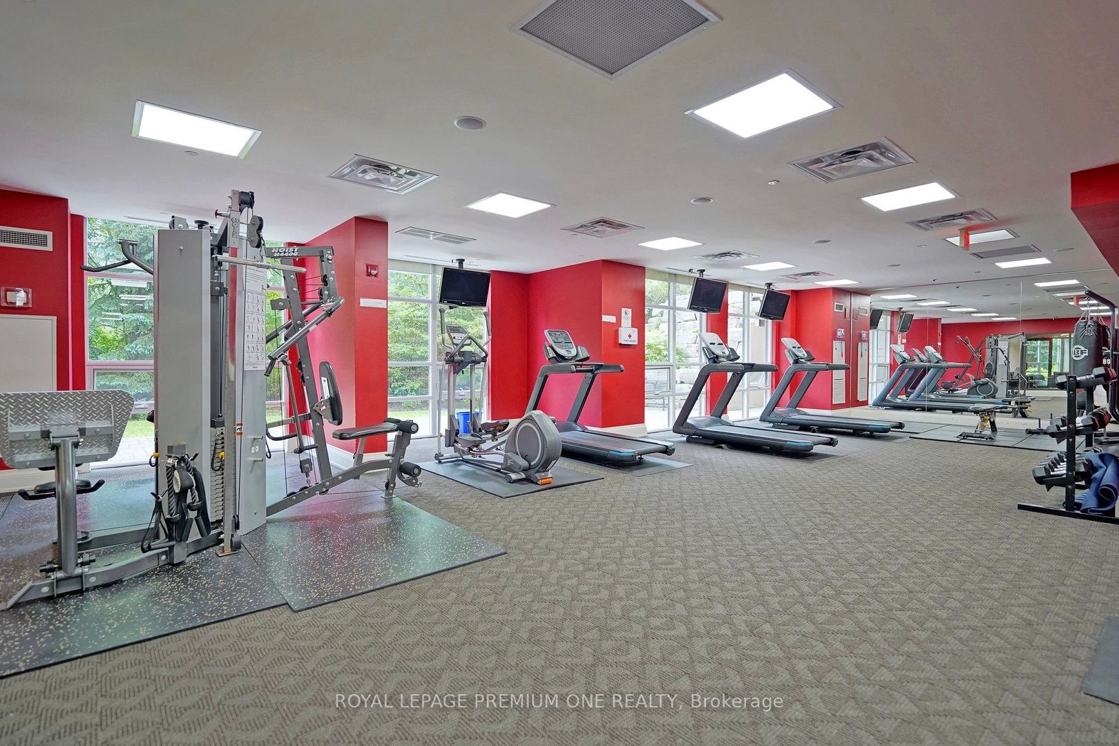9225 jane Street, #806