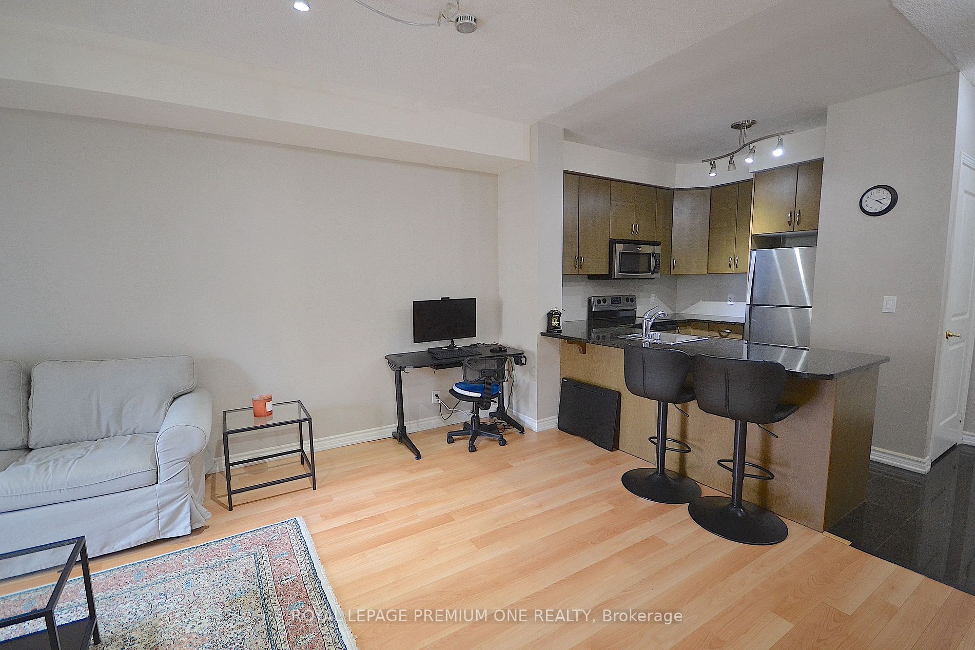 9225 jane Street, #806