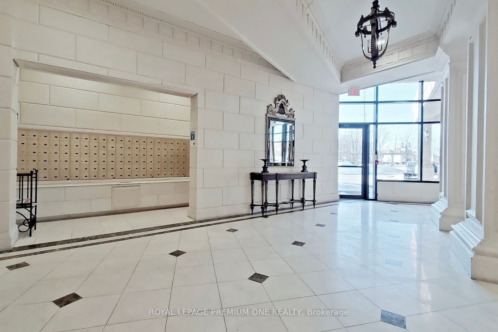9225 jane Street, #806
