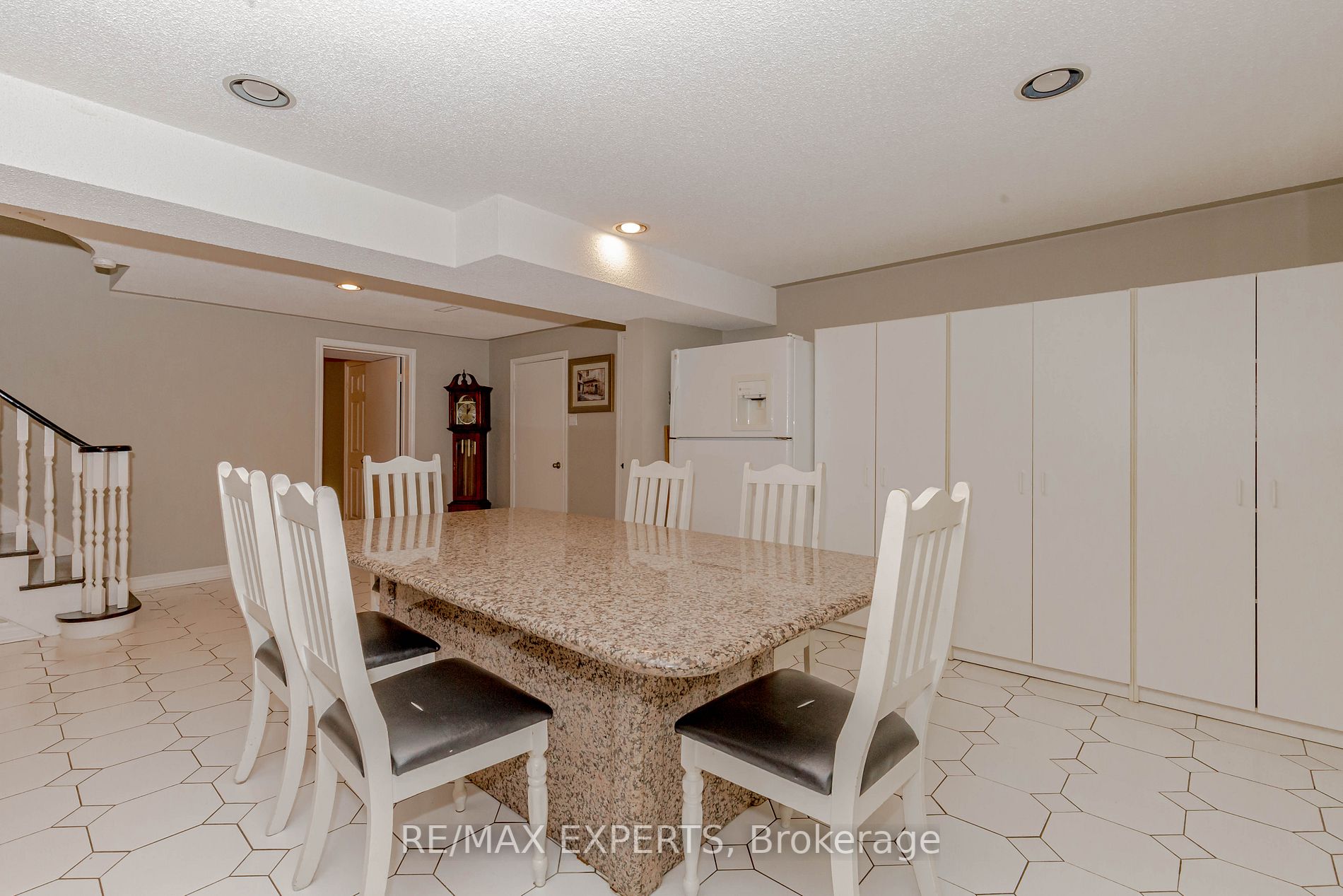 166 Killian Rd