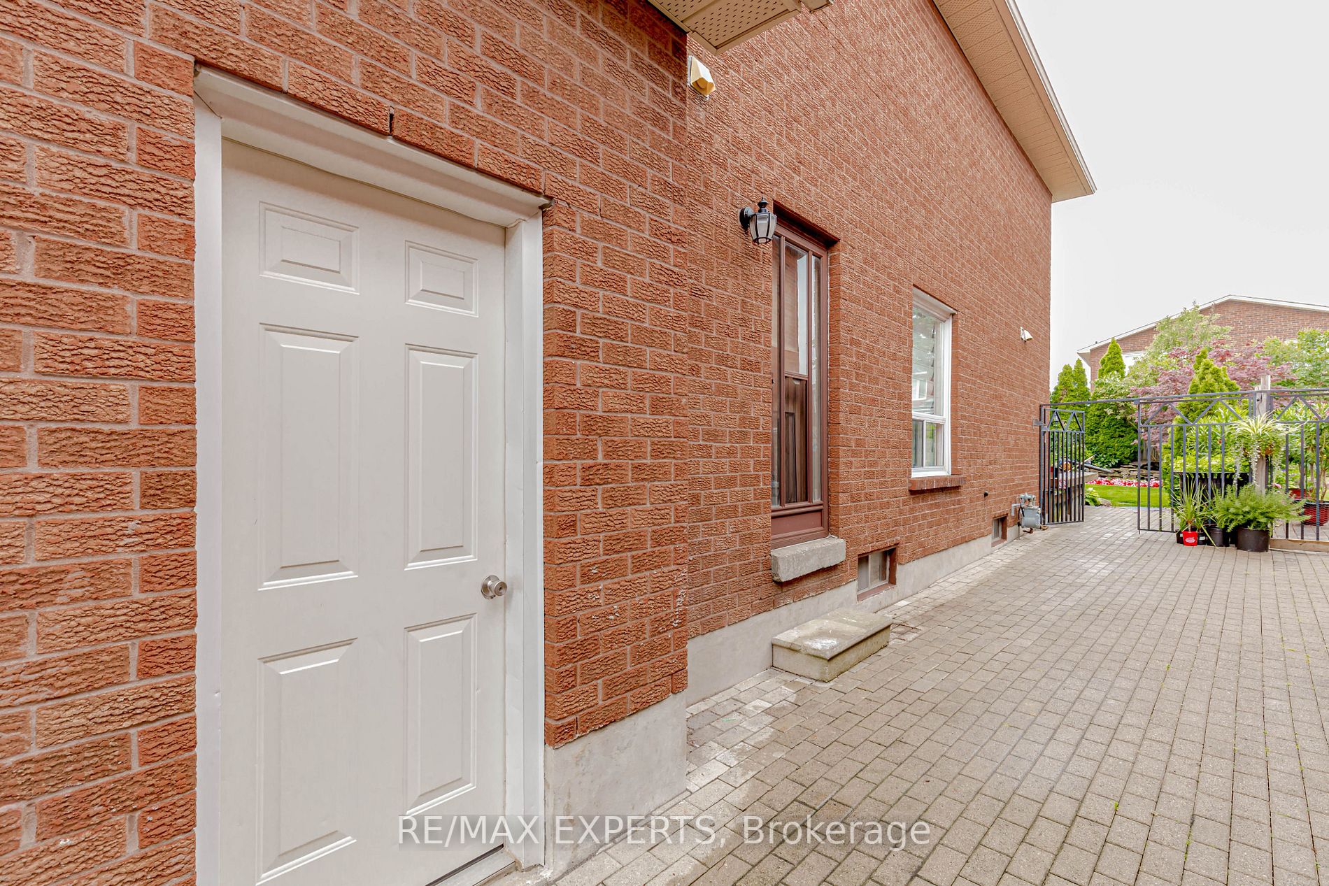 166 Killian Rd
