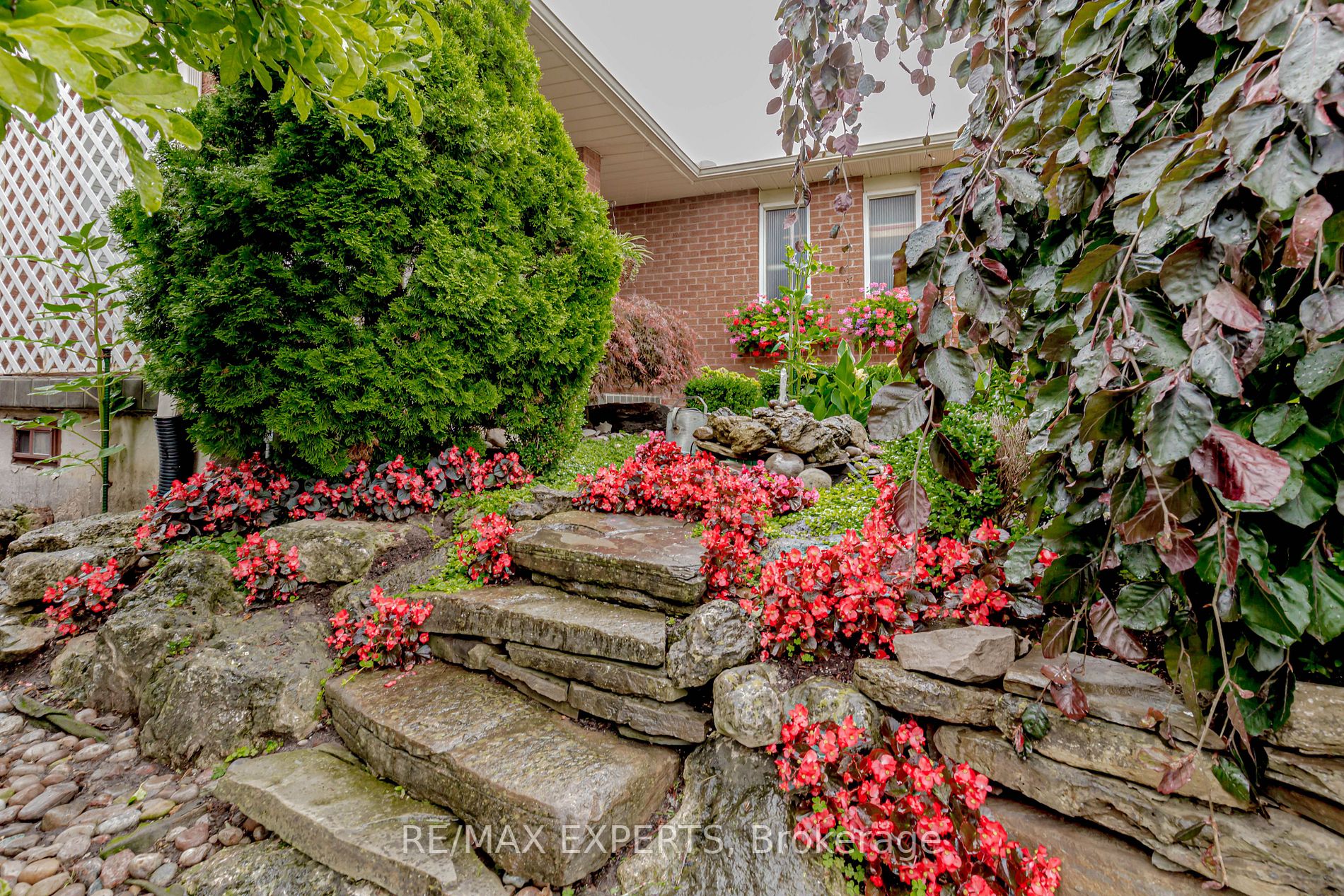 166 Killian Rd