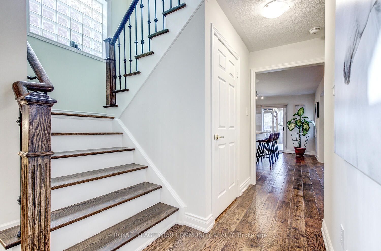 71 Queensbridge Dr