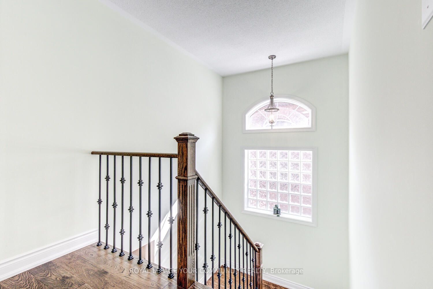 71 Queensbridge Dr