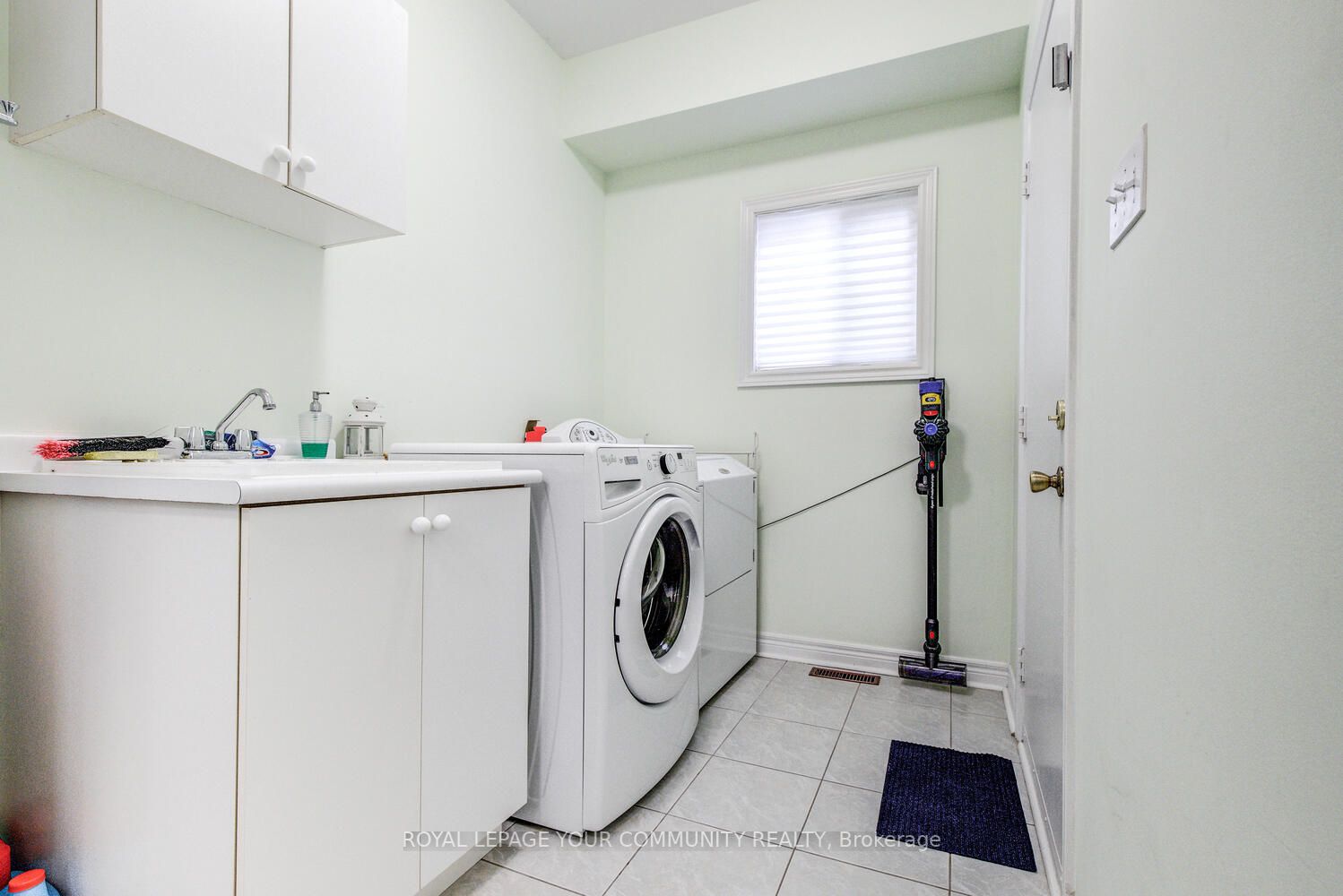 71 Queensbridge Dr